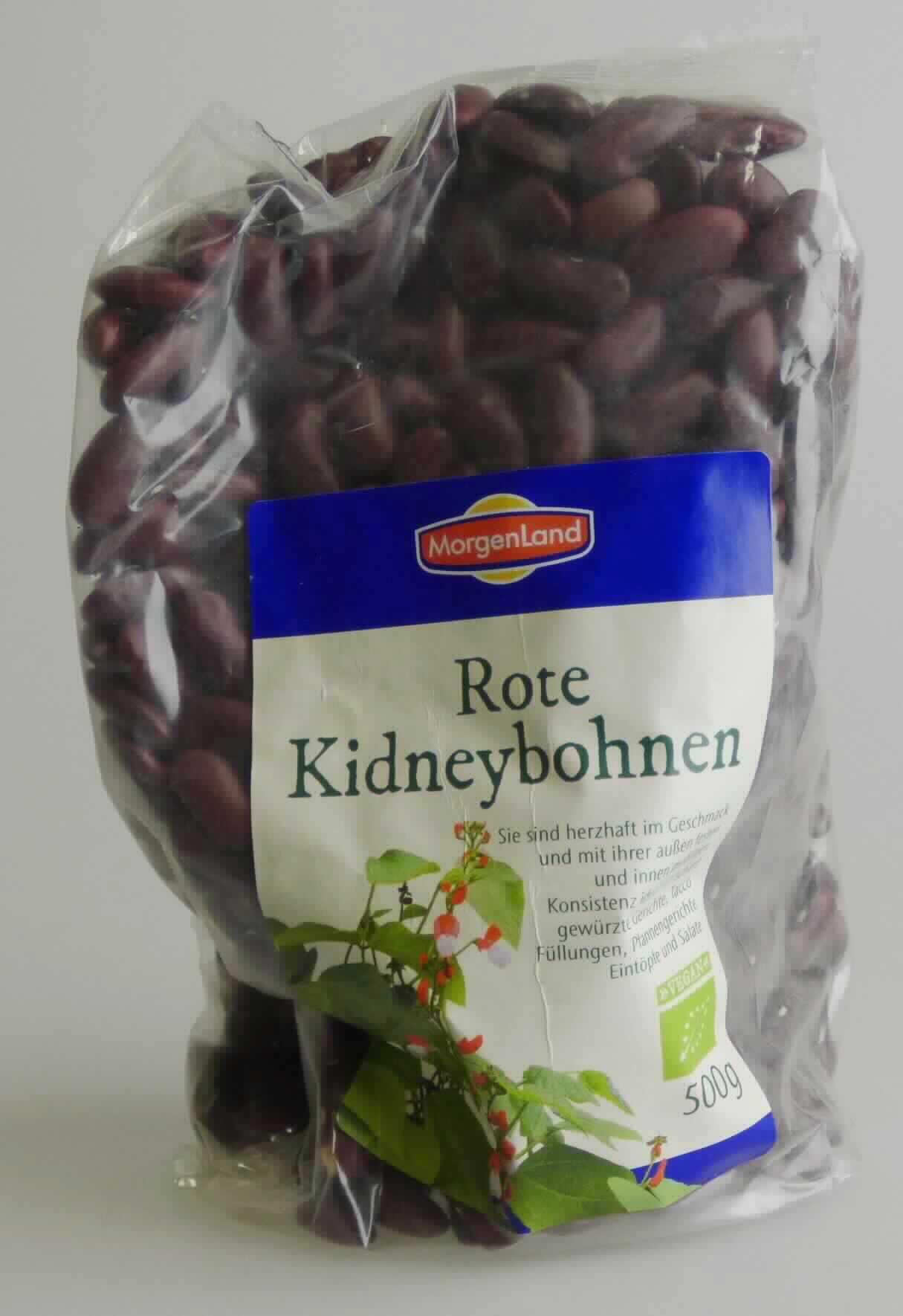 Rote Kidneybohnen

Beschreibung des vorgelegten Warenmusters (in Originalumschließung):
Etikettierter Kunststofffolienbeutel mit Angaben zum Erzeugnis (Rote Bio-Kidneybohnen, getrocknet; 500 g), zu den Zutaten (Kidneybohnen) und zur Zubereitung (ca. 12 Stunden in Wasser einweichen und 60 bis 90 Minuten in frischem Wasser garen); darin ausgelöste, bis zu ca. 1,8 cm lange und 0,8 cm breite ovale, leicht nierenförmige, getrocknete Leguminosenkerne mit dunkelroter, leicht glänzender Samenschale, ca. 2 mm langem, ovalem, hellem Nabel und beigem überwiegend hornigem, zum Teil auch mehligem Kotyledonargewebe; Geschmack typisch nach ungekochten, nicht entbitterten Leguminosenkernen. 
Nach den Antragsangaben handelt es sich um sogenannte Kidneybohnen, die zu den Gartenbohnen (Phaseolus vulgaris) gehören. Sie wurden ausschließlich getrocknet, Zusätze sind nicht enthalten.

Getrocknete, ausgelöste Hülsenfrüchte, auch geschält, Gartenbohnen (Phaseolus vulgaris), nicht zur 
Aussaat.