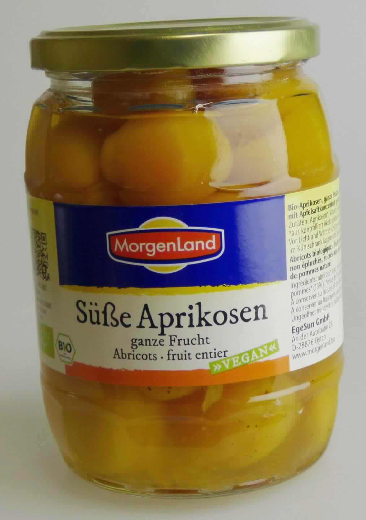 Aprikosen, zubereitet.

Antragsangaben (als zutreffend unterstellt): Aprikosen, ganze Frucht, entsteint, ungeschält. Zutaten: Aprikosen, Wasser, Apfelsaftkonzentrat.

Beschaffenheit des vorgelegten Warenmusters: orangefarbene, entsteinte, ungeschälte, ganze sowie zum Teil halbierte Aprikosen in einer orangefarbenen Aufgussflüssigkeit. Geschmack: süß, fruchtig nach Aprikosen. Aufmachung: in einem etikettierten 700 g-Originalkonservenglas für den Einzelverkauf aufgemacht (Abtropfgewicht: 340 g).

Alkohol (gemäß Zutatenliste): nicht enthalten. 
Zuckergehalt i. S. der ZAnm 2 a), 1. Anstrich zu Kap 20: mehr als 15 GHT.
Zugesetzter Zucker i.S. der ZAnm 3, 2. Anstrich zu Kap 20: enthalten.

Früchte, Nüsse und andere genießbare Pflanzenteile, in anderer Weise zubereitet oder haltbar gemacht, auch mit Zusatz von Zucker, anderen Süßmitteln oder Alkohol, anderweit weder genannt noch inbegriffen, Aprikosen, ohne Zusatz von Alkohol, mit Zusatz von Zucker, in unmittelbaren Umschließungen mit einem Gewicht des Inhalts von 1 kg oder weniger, mit einem Zuckergehalt von mehr als 15 GHT, nicht in Form von Flocken oder Pulver.