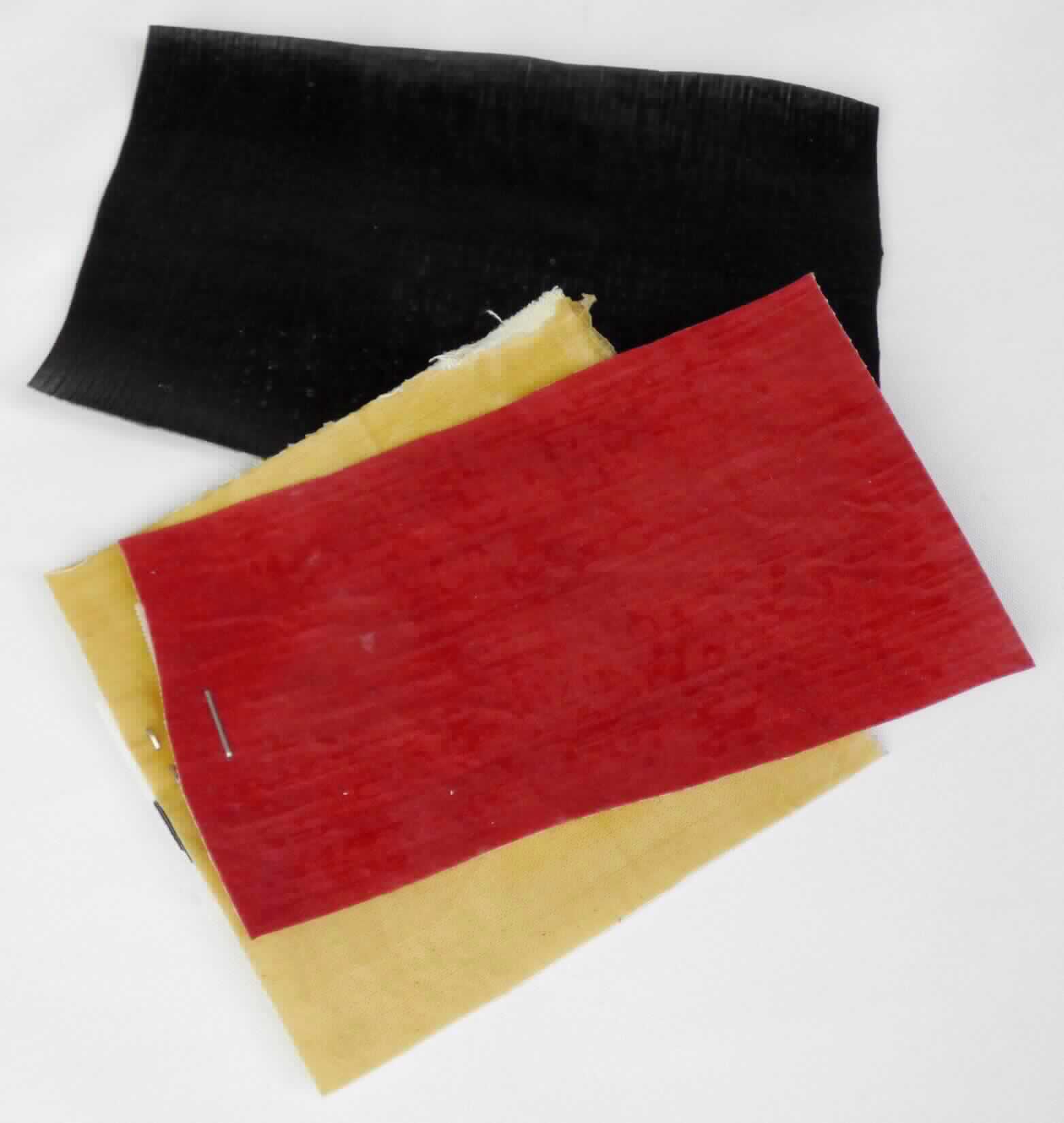Kautschutiertes Gewebe, sog. Baumwollstoff, Foto siehe Anlage,
- als Meterware,
- aus laut Antrag Baumwolle,
- beidseitig mit laut Antrag Latex (nicht zelligem Kautschuk) bestrichen, 
- mit einem Quadratmetergewicht von weniger als 1500 g,
- stellt sich als kautschutiertes Gewebe dar, somit keine Ware der Position 4008.

"Kautschutiertes Gewebe, anderes als solche der Position 5902, anderes als in der Unterposition 5906 10 
 genannte, aus Geweben, anderes als in den Unterpositionen 5906 9910 00 und 5906 9990 10 genannte"