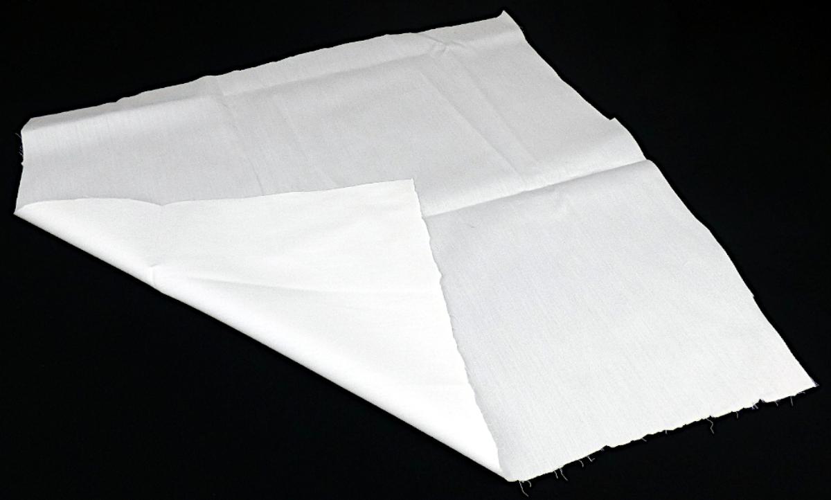 Gewebe, Foto siehe Anlage,
- als Meterware, laut Antrag mit einer Breite von 135 cm,
- laut Untersuchungsergebnis:
-- aus Baumwolle und aus synthetischen Chemiefasern (laut Antrag Polyamid und Elasthan),
--- die Antragsangaben von 74 GHT Baumwolle und 26 GHT synthetischen Chemiefasern können als
    zutreffend angesehen werden,
-- laut Antrag mit einem Quadratmetergewicht von 95 g,
-- gebleicht, somit keine Ware der Unterposition 5210 31,
-- in Leinwandbindung,
- nicht auf Handwebstühlen hergestellt.

"Gewebe aus Baumwolle, mit einem Anteil an Baumwolle von weniger als 85 GHT, ausschließlich mit
 Chemiefasern gemischt, mit einem Quadratmetergewicht von weniger als 200 g, gebleicht, in
 Leinwandbindung, nicht auf Handwebstühlen hergestellt"
