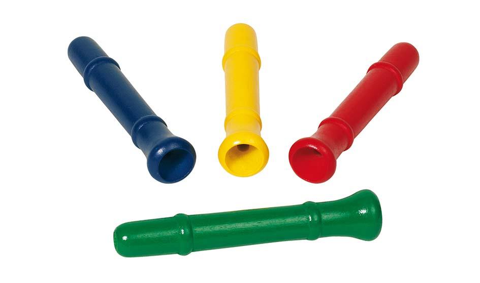 Bei dem durch ein Warenmuster veranschaulichten und als "Art. UC242 - Tröten" bezeichneten Erzeugnis handelt es sich um ein Musikspielzeuginstrument,
- einer Tröte nachempfunden,
- aus Holz gefertigt,
- in unterschiedlichen Farben (rot, gelb, blau bzw. grün),
- mit einer Länge von etwa 12 cm,
- an einem Ende mit einem Einsatz zur Tonerzeugung ausgestattet, am anderen Ende trichterförmig
  ausgeformt,
- ohne Hinweise auf eine Fertigung in Handarbeit,
- dient der spielerischen Unterhaltung von Kindern,
- stellt sich aufgrund der gewöhnlichen und einfachen Ausführung, der geringen Größe und Leistung
  sowie der kindlichen Gestaltung nicht als Musikinstrument des Kapitels 92 dar,
- mit einem bedrucktem Pappanhänger für den Einzelverkauf aufgemacht.

Durch Hineinpusten in die Öffnung können mit der Tröte Töne erzeugt werden.

Die Ware ist zolltarifrechtlich als "Musikspielzeuginstrument, nicht handgearbeitet aus Holz" einzureihen.