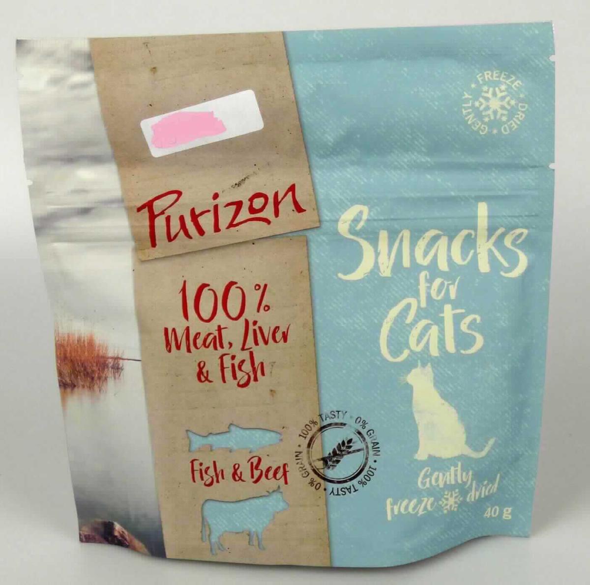 Ergänzungsfuttermittel für Katzen. Der Katzensnack wird aus verschiedenen tierischen Erzeugnissen hergestellt und am Ende gefriergetrocknet. Es liegen vertrauliche Informationen vor.

Originalstandfolienbeutel in Aufmachung für den Einzelverkauf als Katzenfutter, darin trockene, weiche, homogen erscheinende Stücke (Kantenlänge ca. 0,8 cm bis 0,9 cm).
Glucose, Glucosesirup, Maltodextrin, Maltodextrinsirup, Stärke und Milcherzeugnisse (laut Angabe): nicht enthalten.

Durch die Verarbeitung sind wesentliche Merkmale der Ausgangserzeugnisse verloren gegangen.

Zubereitung von der zur Fütterung verwendeten Art, Hunde- und Katzenfutter, in Aufmachung für den Einzelverkauf, weder Glucose, Glucosesirup, Maltodextrin, Maltodextrinsirup, Stärke noch Milcherzeugnisse enthaltend.