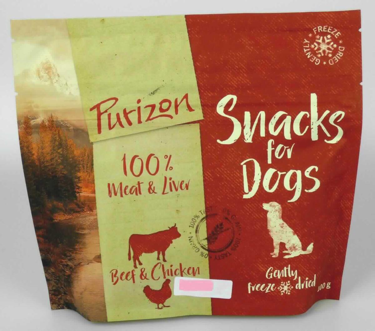 Ergänzungsfuttermittel für Hunde. Der Hundesnack wird aus verschiedenen tierischen Erzeugnissen hergestellt und am Ende gefriergetrocknet. Es liegen vertrauliche Informationen vor.

Originalstandfolienbeutel in Aufmachung für den Einzelverkauf als Hundefutter, darin trockene, weiche, homogen erscheinende Stücke (Kantenlänge ca. 1,0 cm bis 1,2 cm).
Glucose, Glucosesirup, Maltodextrin, Maltodextrinsirup, Stärke und Milcherzeugnisse (laut Angabe): nicht enthalten.

Durch die Verarbeitung sind wesentliche Merkmale der Ausgangserzeugnisse verloren gegangen.

Zubereitung von der zur Fütterung verwendeten Art, Hunde- und Katzenfutter, in Aufmachung für den Einzelverkauf, weder Glucose, Glucosesirup, Maltodextrin, Maltodextrinsirup, Stärke noch Milcherzeugnisse enthaltend.