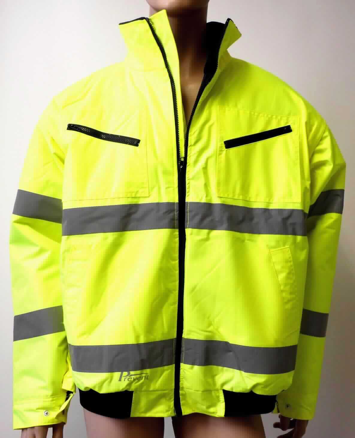 Blouson, sog. Jacke, Art. 174GA, Größe L, Foto siehe Anlage,
- in einem Polybeutel mit eingelegter Produktinformation verpackt,
- aus ca. 0,3 mm dicken, einfarbigen, einseitig (Innenseite) mit Kunststoff (kein Zellkunststoff) überzogenen 
  Geweben der Position 5903 aus laut Antrag 100 % Nylon (synthetische Chemiefasern),
- durchgehend wattiert gefüttert,
- über den Schritt reichend (Rückenlänge: ca. 75 cm),
- mit einem Stehkragen, mit einrollbarer Kapuze mit Kordelzug,
- vorn mit einer durchgehenden Öffnung mit einem bis in die Kragenspitzen reichenden Reißverschluss,
- ohne Hinweise auf den Trägerkreis (unisex),
- mit heraustrennbaren langen Ärmeln, die über den unteren Rand des Kleidungsstücks hinausreichen; an den 
  Abschlüssen mit Druckknopfverschluss zu verengen,
- mit zwei aufgesetzten Brusttaschen, einer aufgesetzten Tasche auf dem linken Ärmel und zwei eingesetzten 
  Taschen unterhalb der Taille,
- mit mehreren aufgenähten, ca. 5 cm breiten, reflektierenden Streifen ausgestattet,
- auf der rechten Seite mit einem Schriftzug bedruckt,
- am unteren Rand mit einem angesetzten, verengenden Bund aus gerippt gewirkten Gewirken,
- wird im Allgemeinen über jeder anderen Kleidung und zum Schutz gegen das Wetter getragen, somit keine
  Jacke.

"Kleidung (Blouson) aus Erzeugnissen der Position 5903, aus Geweben, für Frauen"