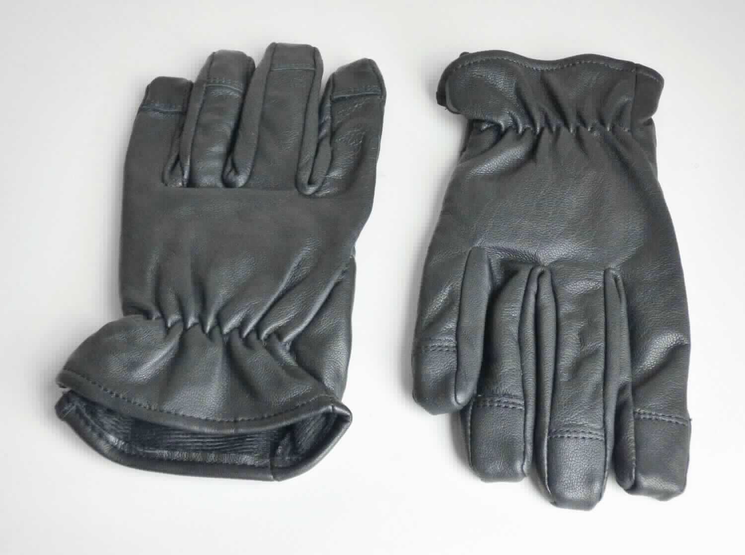 Handschuhe aus Leder, sog. Arbeitsschutzhandschuhe Hex Armor Point Guard Ultra 4046, 
Abbildung siehe Anlage, 
- als Fünffingerhandschuhe gearbeitet, 
- aus Leder,
- gefüttert, 
- mit einer Gummizugnaht zur Verengung im Bereich des Handgelenks,
- ohne funktionelle Merkmale von Spezialsporthandschuhen und von Schutzhandschuhen.

"Bekleidungszubehör aus Leder, Fingerhandschuhe, keine Spezialsport- bzw. Schutzhandschuhe"