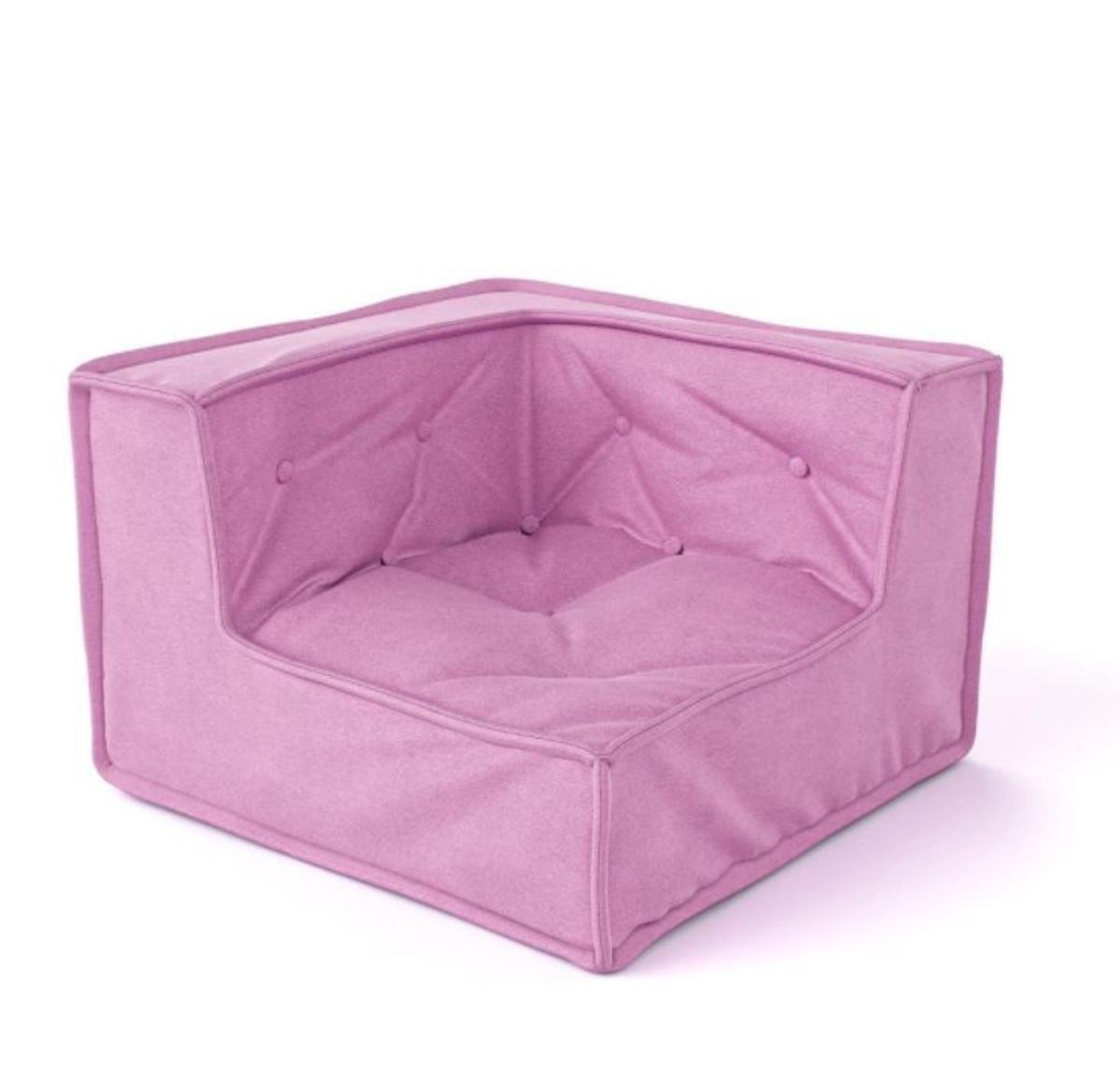 Bei der als "MyColorCube Kindersofa Ecke" bezeichneten Ware handelt es sich um ein quadratisches Sitzmöbel mit einer Sitzhöhe von ca. 20 cm und einer Kantenlänge von ca. 65 cm. Das mit Schaumstoff gefüllte Element mit zwei Lehnen ist mit einem Baumwollbezug in verschiedenen Farben bezogen. Es wird auf den Boden gestellt, dient der Ausstattung von Wohnungen (Kinderzimmern) oder Kindertagesstätten und kann mit weiteren Elementen zu einer Sitzgruppe erweitert werden.

Die in einem Karton verpackte Ware wird als "anderes als von der Position 9402 erfasstes Sitzmöbel, nicht von den Unterpositionen (HS) 9401 10 bis 9401 79 erfasst" eingereiht.