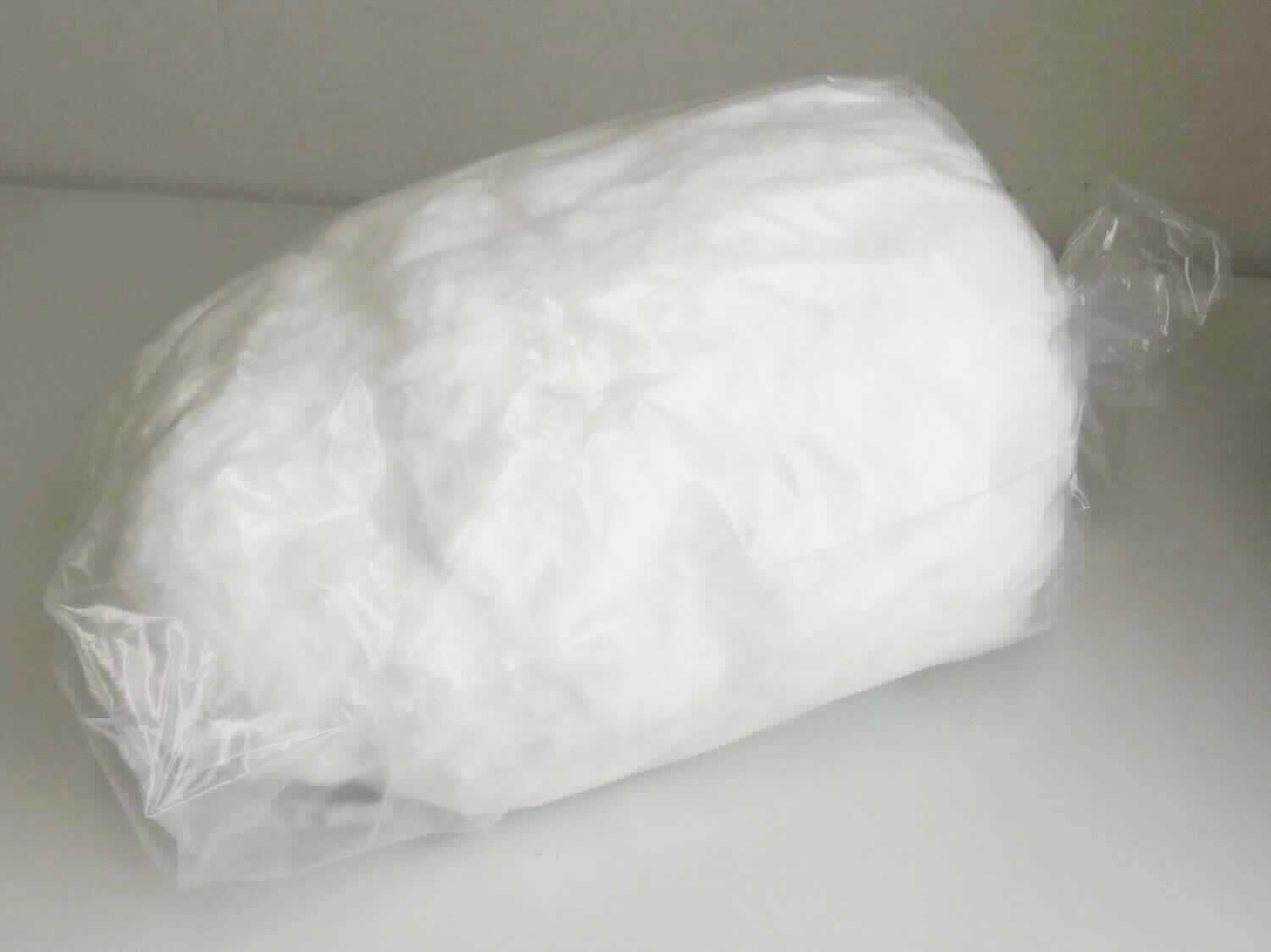 Abfall von Baumwolle, sog. Baumwollkämmlinge, Art. 40000966, Foto siehe Anlage, 
- laut Antrag aus Baumwolle,
- in Form von Kämmlingen aus der Spinnerei-Vorbereitung,
- weder kardiert noch gekrempelt, somit keine Ware der Position 5203,
- in loser Form (keine parallele Lage oder Band),
- keine Garnabfälle und kein Reißspinnstoff.

"Abfall von Baumwolle, anderer als in den Unterpositionen 5202 10 bis 5202 91 genannte"