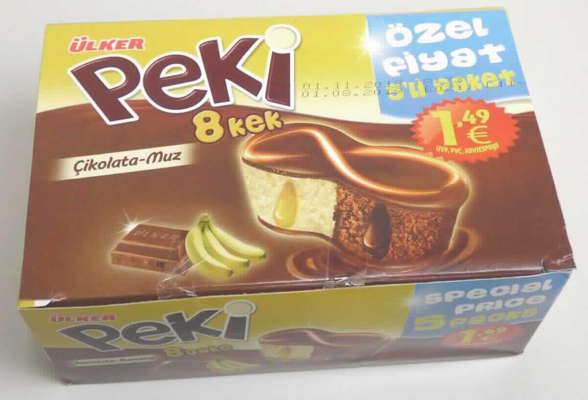Kuchen mit Schokoladen- und Bananencremefüllung

Beschreibung des vorgelegten Warenmusters:
Kleiner Kuchen aus Rührteig in Form einer "Acht", zur Hälfte kakaobraun, mit brauner Schokoladencremefüllung und zur Hälfte gelb, mit gelber Bananencremefüllung, auf der oberen und unteren Seite mit Kakaoglasur überzogen, eingeschweißt in einen Schlauchfolienbeutel und zu  fünf Stück in einer gelb-braun bedruckten Originalfaltschachtel verpackt; der Aufdruck enthält mehrsprachige Angaben zum Erzeugnis (Kuchen mit Kakaoglasur und Schokoladen- und Bananencremefüllung), zum Nettogewicht (210 g) und zu den Zutaten (siehe Feld 8).

Saccharose, Invertzucker oder Isoglucose: 5 GHT oder mehr (HPLC)
Stärke/Glucose*: 5 bis weniger als 25 GHT
Saccharose/Invertzucker/Isoglucose**: 30 bis weniger als 50 GHT
Milchfett***: weniger als 1,5 GHT
Milchprotein***: weniger als 2,5 GHT
*: festgestellt gemäß VO (EG) 900/2008, VO (EU) 118/2010
**: festgestellt gemäß VO (EG) 900/2008
***: abgeleitet aus der Zutatenliste in Verbindung mit den Analysedaten

Backware, Kuchen mit einem Gehalt an Saccharose, Invertzucker oder Isoglucose von 5 GHT oder mehr.