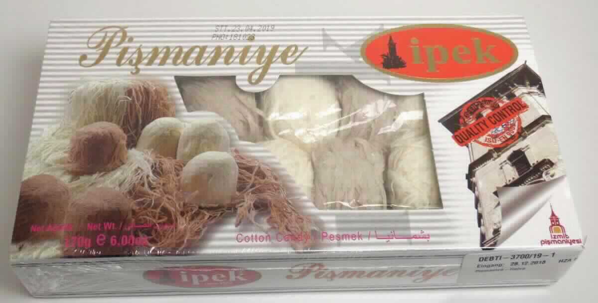 Zuckerware ohne Kakaogehalt; Pismaniye Halva

Bei der vorgelegten Ware handelt es sich um beigefarbene, nicht-klebrige, zu 10 Ballen leicht angepresste, aber wieder ablösbare Fäden mit süßen und leicht trockenem Geschmack. Die als Helva bezeichnete Ware ist in einer Kunststofffolie und einer butn bedruckten Pappschachtel zu einem deklariertem Nettogewicht von 170 g in Aufmachung für den Einzelverkauf verpackt.

Nach der hier durchgeführten Untersuchung enthält die Ware (gemäß VO (EG) Nr. 900/2008 und VO (EU) Nr. 118/2010): 
- Stärke/Glucose: 25 bis weniger als 50 GHT; 
- Saccharose/Invertzucker/Isoglucose: 30 GHT bis weniger als 50 GHT;
Milchfett und Milchprotein werden aufgrund der Zutatenliste ausgeschlossen.

Die Ware ist als andere Zuckerware ohne Kakaogehalt in die Unterposition 1704 9099 der Kombinierten Nomenklatur einzureihen.