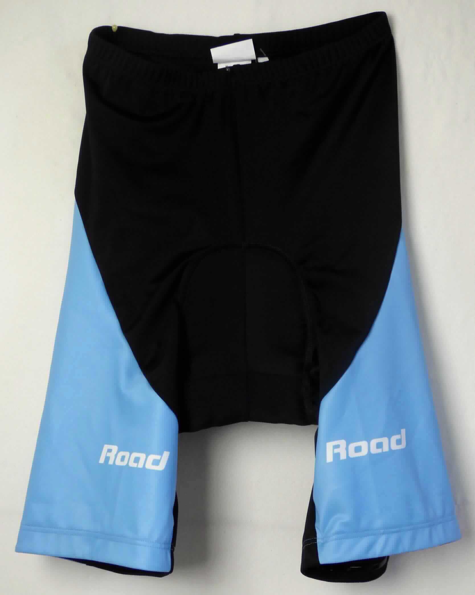 Kurze Hose, sog. Fahrradhose, kurz, Größe L, Foto siehe Anlage,
- aus ca. 0,5 mm dicken, einfarbigen und bedruckten Gewirken aus lt. Antrag 80 % Polyamid und 20 % Elasthan 
  (beides synthetische Chemiefasern),
- in der Taille abschließend, mit einem ca. 2 cm breiten, elastischen Bund,
- ohne Öffnung und ohne Verschluss,
- ohne Hinweise auf den Trägerkreis (unisex),
- mit einem Polster im Schritt- und Gesäßbereich,
- mit kurzen Hosenbeinen, die nicht die Knie bedecken (Seitenlänge: ca. 47 cm),
- an den Beinabschlüssen durch Umschlagen und Festnähen gesäumt und mit einem elastischen Haftband 
  ausgestattet.

"Kurze Hose, aus Gewirken, für Frauen, aus synthetischen Chemiefasern"