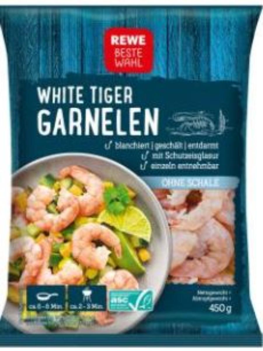 Nach den Antragsangaben und den ergänzenden Angaben handelt es sich bei den sog." White Tiger Garnelen, NAN 8050011" um geschälte, entdarmte, gefrorene und blanchierte rohe Garnelen der Art Litopenaeus vannamei / Penaeus vannamei, ohne Kopf und Schwanz. Die tiefgefrorenen, einzeln entnehmbaren Garnelenteile sind glasiert (10 % Schutzglasur). 
Sie sind in einem Kunststoffbeutel für die Abgabe im Einzelverkauf aufgemacht (Nettogewicht 500 g, Abtropfgewicht 450 g).

Zolltarifrechtlich handelt es sich um "Krebstiere, auch ohne Panzer, gefroren, Garnelen der Gattung Penaeus, nicht zur Verarbeitung bestimmt".