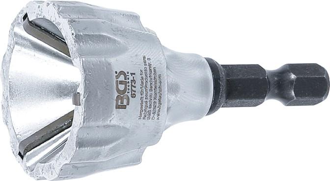 "Aussen-Entgrater"

- vollständig aus unedlem Metall gefertigte Erzeugnisse, an einem Ende zu
  einem Innenkegel mit drei eingearbeiteten Schneideplättchen aus HSS (Stahl)
  und am anderen Ende zu einem Außensechskant 1/4‘‘ ausgeformt

- für einen Außendurchmesser von 3 - 19 mm

- zur fallweisen Verwendung in mechanischen oder nicht mechanischen
  Handwerkzeugen oder handgeführten Werkzeugmaschinen

- zur spanabhebenden Bearbeitung (Entgraten) beispielsweise von
  Rundstangen, Gewindestangen, Schrauben und Rohren, bestehen aus
  Stahl, Messing oder Hartplastik

- auf einem bedruckten Pappreiter aufgeblistert

Abbildungen siehe Anlagen.

Derartige Erzeugnisse gehören als "andere auswechselbare Werkzeuge zur Verwendung in mechanischen Werkzeugen oder Werkzeugmaschinen, mit arbeitendem Teil aus Stahl, für die Metallbearbeitung" zum TARIC-Code 8207 9091 00.