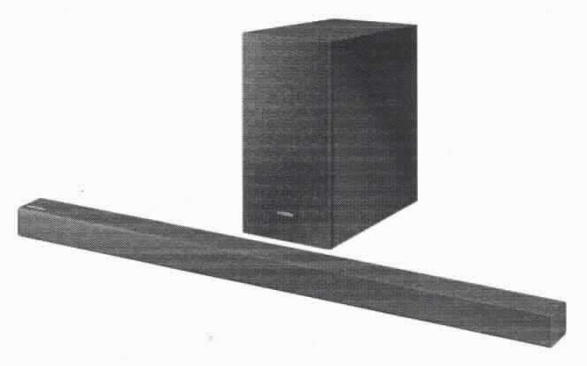 Soundbar 
- aus Audiosignalelektronik, Surroundprozessor, Tonfrequenzverstärker, zwei Lautsprechern, 
  Bluetooth-Modul, USB-Controller in einem Gehäuse (Abmessungen: 90,75 x 5,35 x 7,05 cm)
  mit USB-Schnittstelle, HDMI- und Audioanschlüssen und separater Fernbedienung und
  Netzadapter, Abbildung siehe Anlage,
- zur Tonwiedergabe von USB-Speichermedien - kennzeichnende Haupttätigkeit -, zum 
  drahtlosen Empfangen von Audiodaten sowie zum digitalen Bearbeiten der Audiosignale 
  zur Klangbildveränderung,
- zusammen mit Beipack (Subwoofer, Kabel, Wandhalterung, Handbuch) in einer
  gemeinsamen Verkaufsverpackung.
Die Soundbar bestimmt den Charakter des Ganzen.

"Tonwiedergabegerät, nicht von den Unterpositionen (KN) 8519 20 10 bis 8519 50 00 
 erfasst, Halbleiter-Aufzeichnungsträger verwendend, ohne eingebaute Tonaufnahme-
 vorrichtung, kein Diktiergerät, kein Kassettenabspielgerät, ohne Laserabnehmersystem 
 (Kombination aus Tonwiedergabegerät - kennzeichnende Haupttätigkeit -, Apparat für 
 die Kommunikation in einem drahtlosen Netzwerk und Soundprozessor, in funktioneller 
 Einheit mit Fernbedienung und Netzteil, in Warenzusammenstellung mit nicht charakter-
 bestimmendem Beipack, in Aufmachung für den Einzelverkauf) - Soundbar"