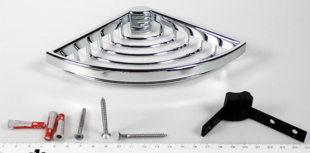 Es handelt sich um ein schalenähnliches Erzeugnis aus Zink, in viertelkreisiger Grundform, im Wesentlichen bestehend aus 3 Seiten und einem Ablageboden, in Form von parallel angeordneten Drähten die zusammen einen Korb bilden.
Das Erzeugnis wird in vorliegender Form ( Korb + Schrauben/Dübelset + Halterung aus Kunststoff) in einem Karton verpackt an den Kunden geliefert. Es dient als Ablageregal in der Dusche. - Antragstellerangaben -
Der Korb stellt den charakterbestimmenden Bestandteil dar.
Eine Einreihung der Ware als anderes Möbel in die Position 9403 kommt nicht in Betracht, da es sich nicht um ein Regal i. S. d. Anmerkung 2 a) zu Kapitel 94 handelt.
Nach Änderungen der Erläuterungen zur KN bei der Position 9403; Amtsblatt der EU Nr. C333/I/02 vom 19. August 2021 sowie die ErlKN Position 9403 (KN) RZ 26.0 bis 41.0. sind sog. „Seifenschalen“ und „Schwammkörbe“/“Duschkörbe“ von der Position 9403 ausgeschlossen.
Die Ware ist somit nach stofflicher Beschaffenheit einzureihen.
Abbildung siehe Anlage.
Derartige Waren gehören als „Andere Waren aus Zink, andere“ zum TARIC-Code
7907 0000 90.