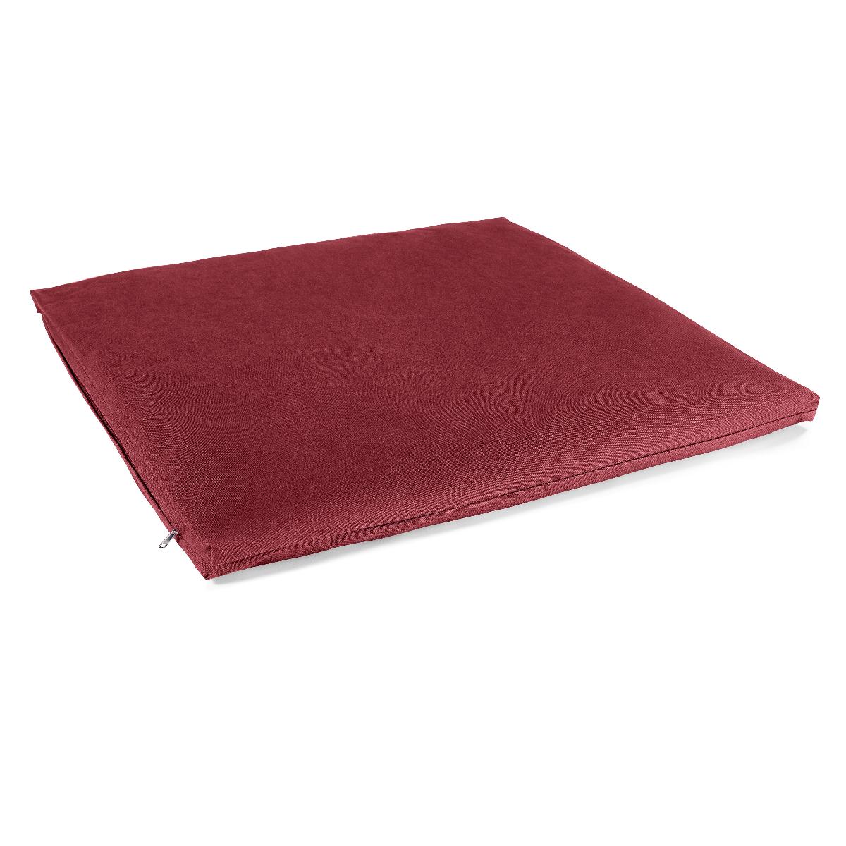 Das sog. ZABUTON ist eine zusammengesetzte Ware aus einer Matte (charakterbestimmend insbesondere aufgrund seiner Bedeutung in Bezug auf die Verwendung) und einem Bezug (H x B x L etwa 4 cm x 78 cm x 80 cm).
Die Matte weist eine beige Hülle aus Spinnstoffen (Baumwolle lt. Astin) und eine Polsterung aus Baumwollvlies (lt. Astin) auf. Der Bezug besteht lt. Astin aus einem Baumwollgewebe und einem seitlich angebrachten Reißverschluss zur Entnahme bzw. zum Einsetzen der Matte.

Das Erzeugnis dient dem Meditieren und dem Ruhen.

"den Bettausstattungen ähnliche Ware, gepolstert, nicht von den Unterpositionen (HS) 9404 21 bis 9404 40 erfasst, nicht mit Federn oder Daunen gefüllt"