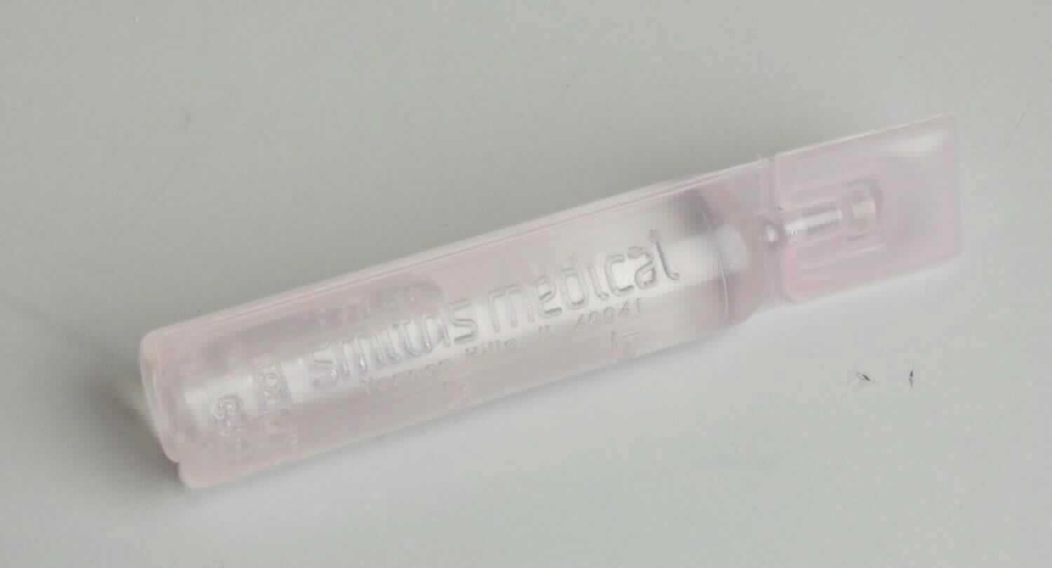Angaben:
Spüllösung mit 0,9% Natriumchlorid (Kochsalz) für OptiFlo; zur Reinigung eines OptiFlo (geschlossenes endotracheales Absaugsystem); abgefüllt in 15 ml Kunststofffläschchen.

Warenbeschaffenheit:
Farblose, klare Flüssigkeit, abgefüllt in einem 15 ml Kunststofffläschchen.

Befund:
Salz und reines Natriumchlorid, auch in wässriger Lösung