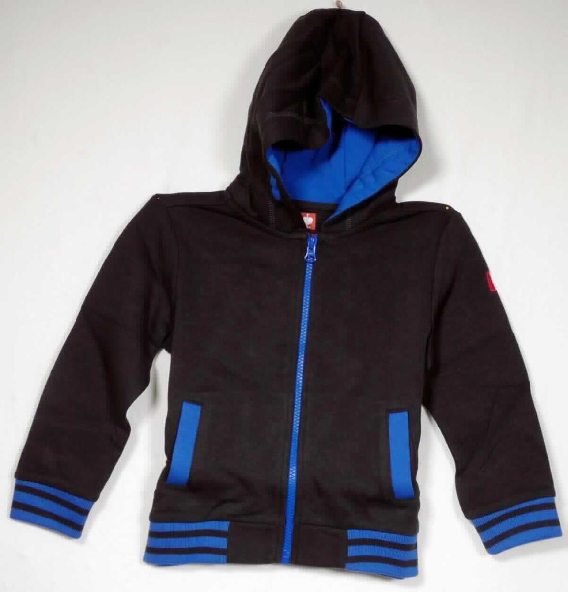 Blouson, sog. Hoody-Sweatjacke e.s.motion 2020, A3-Art. 2115011, Größe 98/104, Foto siehe Anlage,
- in einem Polybeutel verpackt,
- aus ca. 1,2 mm dicken, einfarbigen, einseitig (Innenseite) gerauten Gewirken aus laut Antrag 50 % Baumwolle 
  und 50 % Polyester (synthetische Chemiefasern),
- über die Taille reichend (Rückenlänge: ca. 41 cm),
- mit einer Kapuze,
- vorn mit einer durchgehenden Öffnung mit Reißverschluss,
- ohne Hinweis auf den Trägerkreis (unisex),
- mit langen Ärmeln, die über den unteren Rand des Kleidungsstücks hinausreichen; an den Ärmelenden mit 
  gerippt gewirkten Bündchen verengt,
- mit zwei eingesetzten, offenen Taschen unterhalb der Taille,
- am unteren Rand mit einem angesetzten, gerippt gewirkten, verengenden Bund,
- erfüllt die Merkmale zur Einreihung als Blouson, somit keine Jacke oder Strickjacke.

"Blouson, aus Gewirken, für Mädchen, aus Chemiefasern"