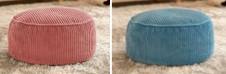 Das als "Sitzsack Hocker Calm, Art.Nr. 22147 und Art.Nr. 22145" bezeichnete Erzeugnis besteht aus einem runden, ca. 42 x 25 cm (d x H) großen Korpus mit einer textilen Hülle aus Polyester und einer Füllung aus Styroporkugeln. 
Das Erzeugnis verfügt über eine definierte Sitzfläche, ist zum Sitzen geeignet und wird auf den Boden gestellt. 
Die Ware ist in den Farben Rosa bzw. Blau aufgemacht.

Die verpackte Ware wird als "anderes als von der Position 9402 erfasstes Sitzmöbel, nicht von den Unterpositionen (HS) 9401 10 bis 9401 79 erfasst" eingereiht.