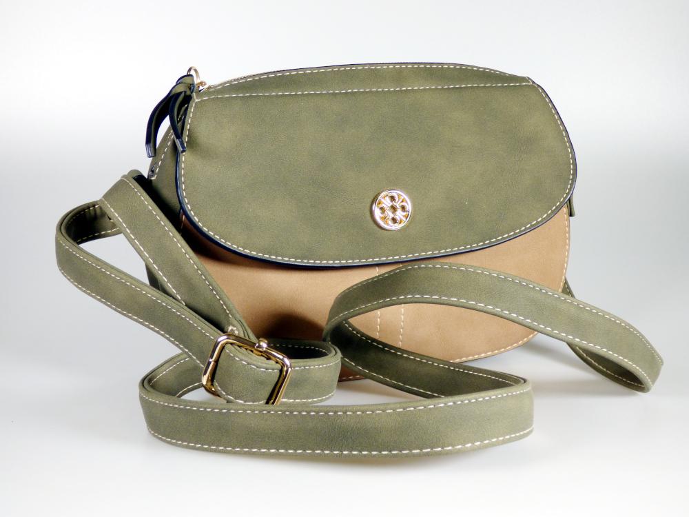 Handtasche, sog. Catwalk Umhängetasche VT10107A, Foto siehe Anlage,
- mit einer Außenseite aus Kunststofffolien (lederartig geprägt),
- mit einem längenverstellbaren Schultertragegurt,
- an der Rückseite mit einem eingesetzten Reißverschlussfach,
- an der Vorderseite mit einem von einer Überschlagklappe mit Magnetverschluss verdeckten
  Einsteckfach,
- das Hauptfach ist mit einem entlang des oberen Rands verlaufenden Reißverschluss versehen,
- - gefüttert; innen mit einem eingesetzten Reißverschlussfach und einem aufgesetzten, offenen
    Einsteckfach ausgestattet,
- mit den Abmessungen: ca. 22 cm (Breite) x 17 cm (Höhe) x 7,5 cm (Tiefe),
- Handtasche, da aufgrund der Größe und des Gesamteindrucks in erster Linie dazu geeignet,
  kleinere, persönliche Gegenstände aufzunehmen.

"Handtasche, mit Außenseite aus Kunststofffolien"