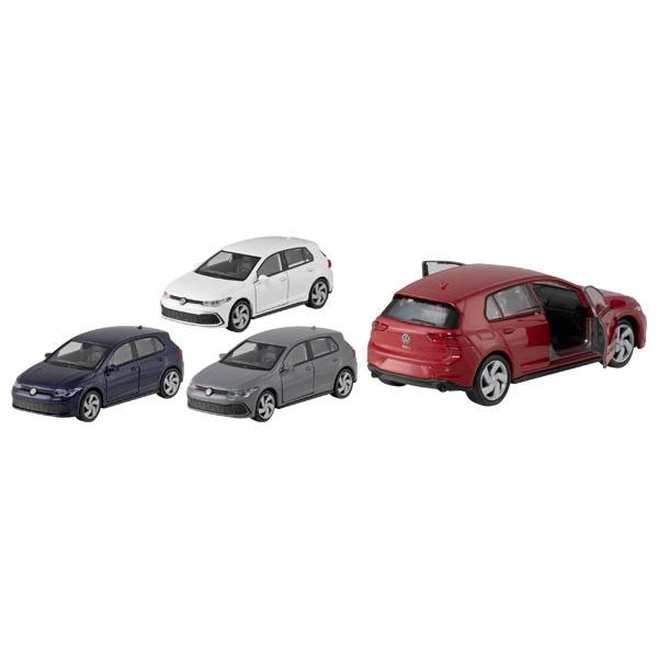 Bei der vorliegenden Ware handelt es sich um ein Spielzeug in Form eines Modells ("Golf 8 GTI"),
- einen Personenkraftwagen Golf 8 GTI im Maßstab von 1:34 darstellend,
- in verschiedenen Farben vorliegend,
- mit den Abmessungen von ca. 11,5 x 4,7 x 3,8 cm,
- mit einer Karosserie aus unedlem Metall und
- mit einem Unterboden, einem Innenraum und Scheiben aus Kunststoff gefertigt,
- mit vier beweglichen Rädern aus Kunststoff versehen,
- mit zwei zu öffnenden Seitentüren gestaltet,
- mit einem Rückzugmotor ausgestattet,
- dient der spielerischen Unterhaltung von Personen,
- in einem 12er Display verpackt.

Im Hinblick auf den Umfang und das äußere Erscheinungsbild verleiht das unedle Metall der Ware ihren wesentlichen Charakter.

Derartige Erzeugnisse werden zolltarifrechtlich als "anderes als von den Unterpositionen (KN)
9503 0010 bis 9503 0070 erfasstes Modell, mit eingebautem Motor, nicht aus Kunststoff" eingereiht.