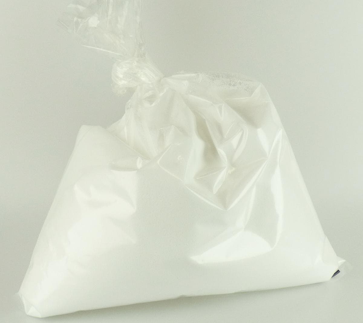 Angaben des Antragstellers:
Expandierbares Polystyrol
-Perlendurchmesser 0,2-0,4 mm; zur Befüllung von Kissen; expandiert beim Erwärmen-

Feststellungen an einem Warenmuster:
Weiße, sehr kleine Kügelchen

Befund:
Es liegt ein expandierbares Polystyrol der Unterposition (KN) 3903 1100 vor.