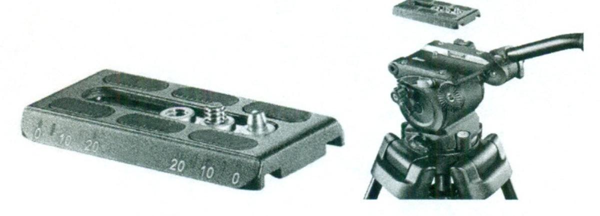 Es handelt sich um eine aus gegossenem Aluminium (Aluminiumlegierung) hergestellte sog. Schnellwechselplatte in den Abmessungen von 130 mm x 60 mm x 10 mm (L x B x H), bestehend aus einer spezifisch geformten, nahezu rechteckigen Aufnahmevorrichtung und zwei darin befestigten Schrauben sowie einer sog. Fallsicherung, je aus Stahl. Die mit einer Skalierung versehene Ware ist auf der Oberseite mit rutschhemmenden Puffern aus Kunststoff oder Kautschuk (sog. Gummierung) ausgestattet. Sie wird an einem Kamerastativkopf (nicht Gegenstand der vZTA) befestigt und dient zur schnellen Montage einer Kamera (ebenfalls nicht Gegenstand dieser vZTA). Die Ware ist in einem Polybeutel verpackt.
Aluminium herrscht gegenüber Stahl gewichtsmäßig vor.
-Antragstellerangaben-

Eine Einreihung in die Position 9620 kommt nicht in Betracht, da Teile und Zubehör für Stative vom Wortlaut dieser Position nicht erfasst sind. Auch eine Einreihung in das Kapitel 90 ist ausgeschlossen, da die Schnellwechselplatte für die Befestigung von verschiedenen Kameras (z. B. Fotoapparat, Digitalkamera) geeignet ist und somit kein Zubehör vorliegt, das erkennbar hauptsächlich für einen analogen Fotoapparat oder für ein Blitzlicht des Kapitels 90 bestimmt ist.

Abbildung siehe Anlage.

Derartige Erzeugnisse gehören als "andere (als in den Unterpositionen 7616 10 und 7616 91 genannte) Waren aus Aluminium, gegossen, andere als solche der TARIC-Codes 7616 9910 10 bis 7616 9910 91" zum TARIC-Code 7616 9910 99.