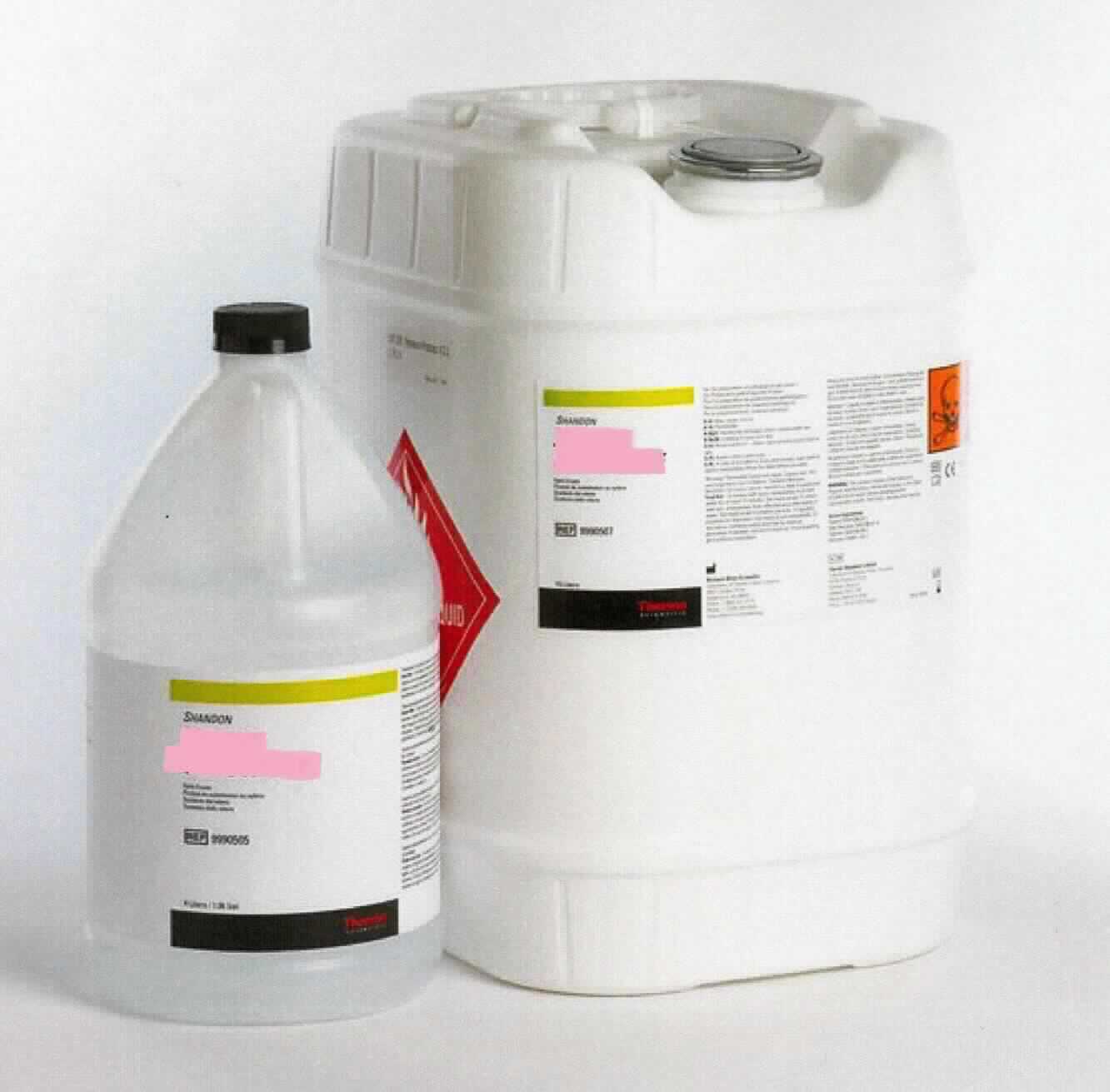 Angaben des Antragstellers:
Bei der Ware handelt es sich um eine klare, farblose Reagenzmischung aus Isoparaffin-Kohlenwasserstoffen. Sie ist speziell für die Gewebeverarbeitung und Färbung von histologischen und zytologischen Proben entwickelt. Sie weist die gleiche Verdampfungsrate wie Xylol auf und wird als Ersatz für Xylol-Lösungen verwendet. Laut Sicherheitsdatenblatt besteht die Ware zu 100 % aus Naphtha (Erdöl), mit Wasserstoff behandelte schwere (CAS-Nummer 64742-48-9).
Siedebereich: 155 - 177 °C, Flammpunkt: 40 °C

Ein Warenmuster wurde nicht vorgelegt.

Befund:
Erdöl und Öl aus bituminösen Mineralien (ausgenommen rohe Öle) und Zubereitungen mit einem Gehalt an Erdöl oder Öl aus bituminösen Mineralien von 70 GHT oder mehr, in denen diese Öle der Grundbestandteil sind, anderweit weder genannt noch inbegriffen, ausgenommen solche, die Biodiesel enthalten, und ausgenommen Ölabfälle: Leichtöle und Zubereitungen: zu anderer Verwendung: Spezialbenzine: Testbenzin (white spirit)