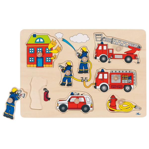 Bei dem als "Steckpuzzle Feuerwehr" bezeichneten Artikel 57907 handelt es sich um Spielzeug, bestehend aus einer etwa 30 x 21 großen Holzplatte mit 8 Aussparungen und 8 herausnehmbaren stilisierten Motiven (Feuerwehrfahrzeug, Feuerwehrmänner, Hydranten mit Schlauch und Haus). Die Puzzleteile verfügen jeweils über einen kleinen Holzgriff an der Oberseite und sollen in die passende Vertiefung gelegt werden.

Die Ware dient der spielerischen Unterhaltung von Kindern und ist in einer Klarsichtfolie verpackt. 

Hinweise auf Fertigung in Handarbeit liegen nicht vor.

Waren dieser Art werden zolltarifrechtlich als "Puzzle, aus Holz, nicht handgearbeitet" eingereiht.