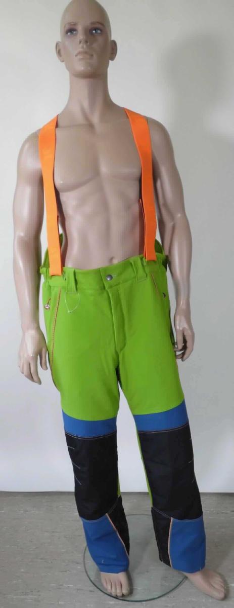 Latzhose, sog. Schnittschutz-Hose mit Hosenträger, Größe 54, Foto siehe Anlage,
- aus verschiedenen, bis zu ca. 0,4 mm dicken, einfarbigen Geweben aus laut Antrag 92 % Polyester und 8 % 
  Elasthan (beides synthetische Chemiefasern); die Gewebe sollen laut Antrag eine wasserabweisende 
  Ausrüstung aufweisen; ein Tränken, Überziehen oder Bestreichen mit Kunststoff, Kautschuk oder sonstigen im 
  Sinne der Position 5907 zugelassenen Stoffen ist mit bloßem Auge jedoch nicht wahrnehmbar (somit keine 
  Meterware der Positionen 5903, 5906 oder 5907 und damit keine Kleidung der Position 6210), 
- hinten teilweise gefüttert, vorn mit einem eingenähten, mehrlagigen, sog. Schnittschutz ausgestattet, 
- mit einem Rückenlatz; mit längenverstellbaren, signalfarbenen, elastischen Trägern mit Klettverschluss,
- vorn in der Taille abschließend, mit einem ca. 6 cm breiten, an den Seiten elastisch verengten Taillenbund mit 
  Gürtel- und Trägerschlaufen,
- vorn mit einer Öffnung mit Reißverschluss, verdeckt von einer Patte von links über rechts (Männerkleidung), die
  im Bund mit einem Knopf geschlossen wird, 
- mit verschiedenen Eingrifftaschen mit Patte und Reißverschluss; rechts mit einer aufgesetzten Zollstocktasche,   
- hinten im Oberschenkelbereich mit "Belüftungsschlitzen" mit Reißverschluss,
- mit mehreren, reflektierenden Paspelierungen,
- mit knöchellangen Hosenbeinen; an den Abschlüssen durch Umschlagen und Festnähen gesäumt,
- lässt aufgrund ihres allgemeinen Aussehens und der Beschaffenheit erkennen, dass sie dazu bestimmt ist, 
  ausschließlich oder hauptsächlich zum körperlichen Schutz von Personen bei der Ausübung einer Gewerbe-,
  Berufs- oder Haushaltstätigkeit getragen zu werden.

"Latzhose, aus Geweben, für Männer, aus synthetischen Chemiefasern, Arbeits- und Berufskleidung"