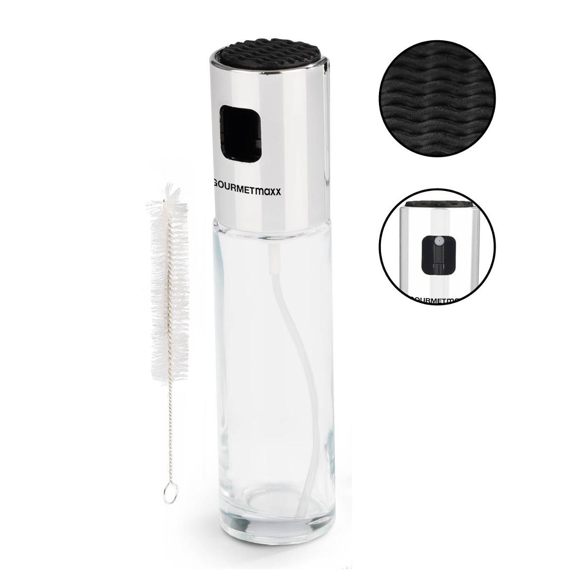 Essig- und Ölsprüher (Abbildung siehe Anlage),
- aus einem Set von zwei baugleichen, zylinderförmigen Aufnahmebehältern aus Glas (Fassungs-
  vermögen je 100 ml) mit aufgesetztem, von Hand zu betätigendem Sprühkopf aus Kunststoff mit
  Zerstäuberdüse und Ansaugschlauch,
- zum Zerstäuben von Essig oder Öl,
- in einer gemeinsamen Verkaufsumschließung mit einer Reinigungsbürste (Beipack).
Die Essig-/Ölsprüher bestimmen den Charakter des Ganzen.

"Mechanischer Apparat zum Zerstäuben von Flüssigkeiten, keine Ware der Codenummer 8424 1000 00 bis 8424 8940 00 (Warenzusammenstellung in Aufmachung für den Einzelverkauf aus Essig-/Ölspüher und nicht charakterbestimmendem Beipack)"