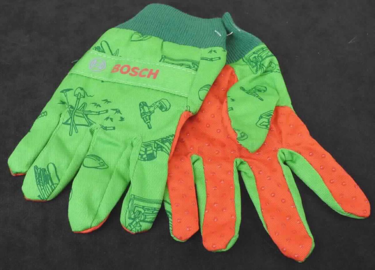Handschuhe, sog. BOSCH Gartenhandschuhe, in Kindergröße, Foto siehe Anlage,
- als Fünffingerhandschuhe gearbeitet,
- aus verschiedenen, bedruckten (im Bereich der Hand- und Fingerinnenflächen rutschhemmend mit 
  Kunststoffnoppen) Geweben aus laut Antrag 100 % Baumwolle,
- mit einer doppelt gearbeiteten Stulpe aus gerippten Gewirken aus Spinnstoffen; der Anteil der Gewirke am 
  Handschuh ist dabei so gering, dass die Ware so zu betrachten ist, als bestünde sie im Sinne der AV 2 b) 
  Satz 2 nicht einmal teilweise daraus; somit keine Ware der Position 6116.

"Fingerhandschuhe, aus Geweben"