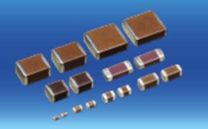 Kondensator, Multilayer Ceramic Chip Capacitor (Abbildung siehe Anlage)
-  in Form eines Festkondensators mit einem mehrlagigen Dielektrikum aus Keramik,
   in einem SMD-Gehäuse mit elektrischen Anschlussflächen, für eine Spannung
   von 100 Volt DC.

"Elektrischer Festkondensator, keine Leistungskondensator, mehrschichtiger
 Keramikkondensator"