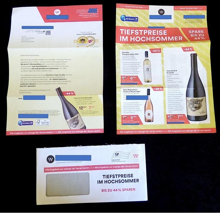 Es handelt sich um einen gedruckten, personalisierten Werbebrief, der an Adressaten versendet werden soll, die sich als Endverbraucher für den Erwerb von in Flaschen abgefüllten Weinen interessieren. Der Werbebrief, der von einem online sich betätigenden Tochterunternehmen eines stationären Einzelhandelsunternehmens vertrieben wird, besteht aus einem farbig bedruckten Fensterbriefumschlag (Abmessungen etwa 20,9 x 11,5 cm), in dem ein personalisiertes Anschreiben (Format DIN-ISO A4) sowie ein Prospekt (Format DIN-ISO A3) eingesteckt sind. Beide Bögen sind mehrfach auf die Abmessungen des Briefumschlags gefaltet.  In dem beidseitig farbig bedruckten Anschreiben und dem Prospekt werden bebildert und in Textform preisreduzierte Weinflaschen verschiedener Sorten und Provenienzen unter Angabe des jeweiligen Preises beworben, die der Adressat des Werbebriefes über den Webshop des Anbieters bestellen kann.
Abbildung siehe Anlage.

Derartige Waren gehören als "andere Werbedrucke, andere als Verkaufskataloge" zur Codenummer 4911 10 90 00 0 des Zolltarifs.