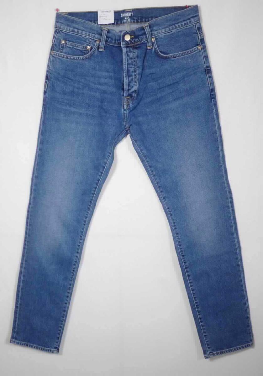 Lange Hose, sog. Jeanshose, carhartt klondike pant, Weite 32 / Länge 32, Foto siehe Anlage,
- in einem Polybeutel verpackt,
- aus ca. 1 mm dicken, buntgewebten, köperbindigen Denimgeweben aus laut Antrag 99 % Baumwolle
  und 1 % Elasthan (synthetische Chemiefasern), somit keine Kleidung der Unterposition 6203 4235,
- in der Taille abschließend; mit einem ca. 4,4 cm breiten, angesetzten Bund mit Gürtelschlaufen,
- vorn mit einer Öffnung mit Knopfverschluss und Patte von links über rechts (Männerkleidung), die im Taillenbund 
  mit einem Knopf geschlossen wird,
- vorn mit zwei eingesetzten, offenen Taschen und einer eingesetzten, offenen, kleinen Tasche sowie mit zwei 
  aufgesetzten, offenen Gesäßtaschen,
- mit knöchellangen Hosenbeinen; an den Beinabschlüssen durch Umschlagen und Festnähen gesäumt,
- keine Arbeits- und Berufskleidung.

"Lange Hose, aus Geweben, für Männer, aus Baumwolle, keine Arbeits- und Berufskleidung, aus Denim"