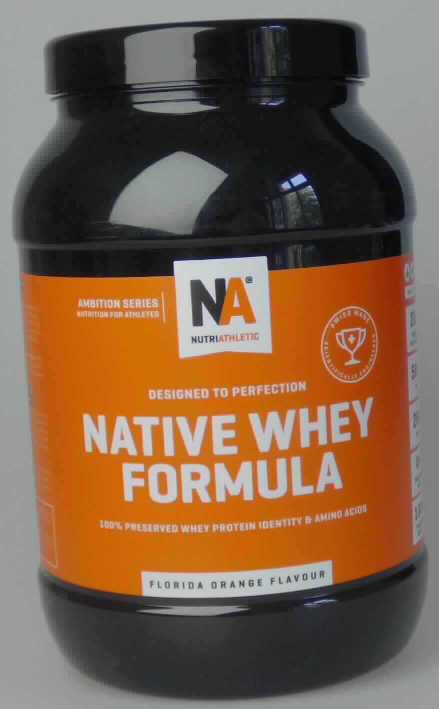 Lebensmittelzubereitung; Molkenprotein und Aminosäuren, als Pulver,
Geschmacksrichtung Florida Orange Flavour

Vorgelegt wurde ein hellgelbes Pulver mit leichtem Citrusgeruch in einer schwarzen Original-Kunststoffdose (650 g) mit Schraubdeckel, Aromasiegel, Messlöffel und einem bunt bedrucktem Etikett. 

Milchfett*: weniger als 1,5 GHT
Saccharose/Isoglucose*: weniger als 5 GHT
Stärke/Glucose*: weniger als 5 GHT
*: gemäß Antragsangaben

Lebensmittelzubereitung, anderweit weder genannt noch inbegriffen; Eiweißkonzentrat, weniger als 1,5 GHT Milchfett und weniger als 5 GHT Saccharose oder Isoglucose, 5 GHT Glucose oder Stärke enthaltend.