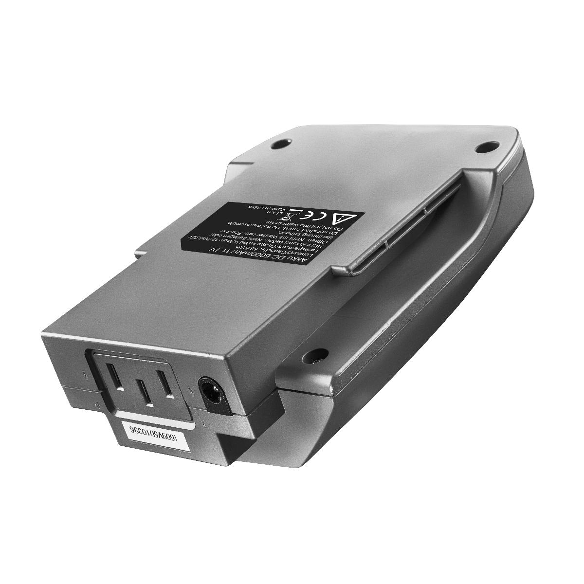 Akkumulator, Walimex Pro Akku 6000mAh für Mover 400 TTL, Art.-Nr. 21971
(Abbildung siehe Anlage),
- Lithium-Ionen-Akkumulator (99,5 x 89,5 x 104 mm) in einem Gehäuse mit elektrischen Anschlüssen,
  für eine Spannung von 11,1 Volt und mit einer Kapazität von 6000 mAh,
- als Ersatzakku, zum Einbau in ein Studio Akkublitzgerät.

"Elektrischer Akkumulator, Lithium-Ionen-Akkumulator, nicht von den
TARIC-Codes 8507 60 00 10 bis 8507 60 00 88 erfasst"