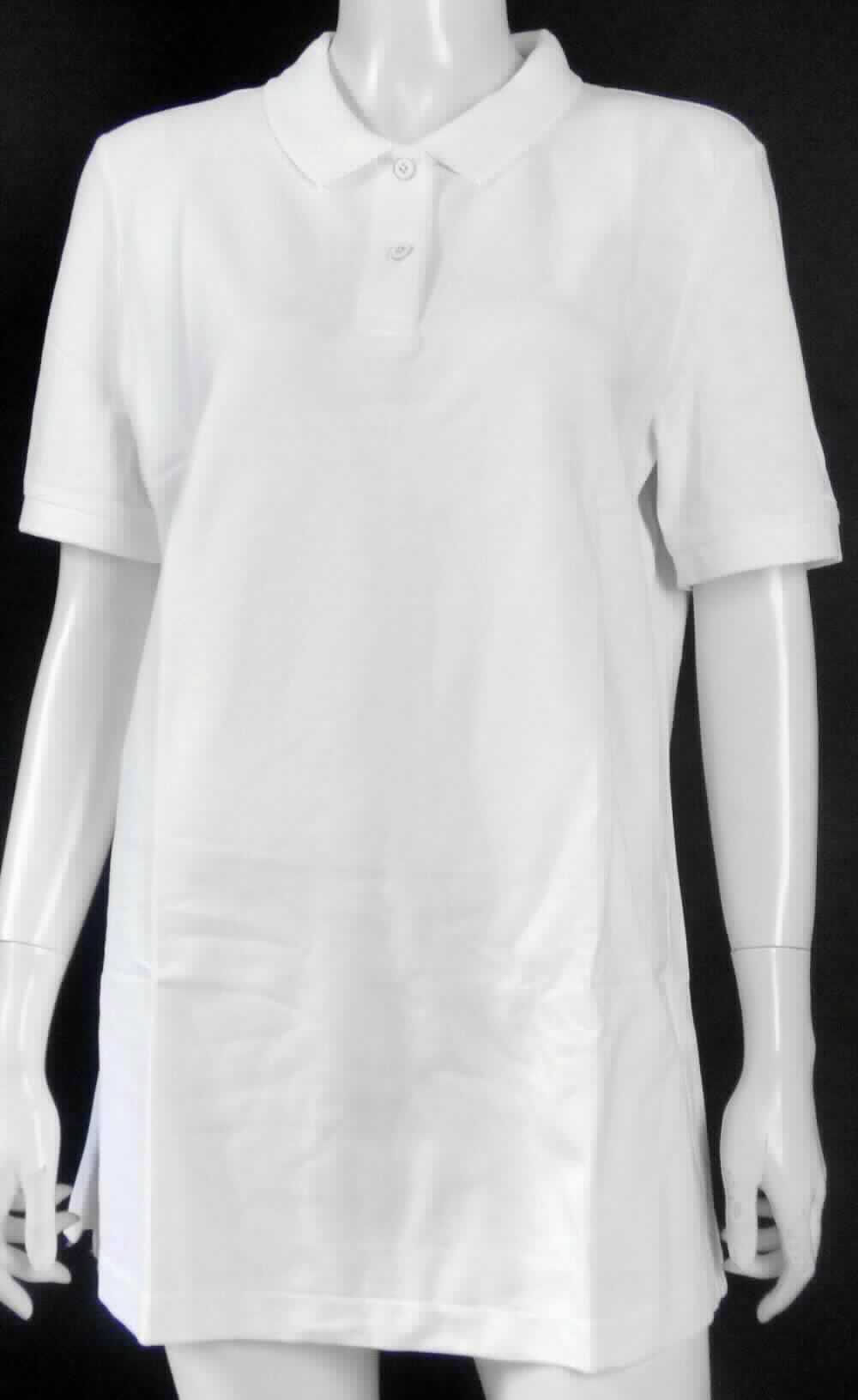 Hemdbluse, sog. e.s Pique-Polo cotton stretch Damen, plus fit, A3-Art. 2002034, Größe L, Foto siehe Anlage,
- in einem Polybeutel verpackt,
- aus ca. 0,8 mm dicken, einfarbigen Gewirken aus laut Antrag 94 % Baumwolle und 6 % Elasthan (synthetische
  Chemiefasern); mit durchschnittlich mehr als 10 Maschen je linearen Zentimeter in jeder Richtung,
- über den Schritt reichend (Rückenlänge: ca. 71 cm),
- mit einem Umlegekragen,
- vorn mit einer nicht durchgehenden Öffnung mit Knopfverschluss von rechts über links (Frauenkleidung),
- mit kurzen Ärmeln; mit gerippt gewirkten Bündchen an den Ärmelenden,
- am unteren Rand durch Umschlagen und Festnähen gesäumt; mit ca. 4 cm hoch reichenden Seitenschlitzen,
- den Hemden für Männer entsprechend zugeschnitten.

"Hemdbluse, aus Gewirken, für Frauen, aus Baumwolle"