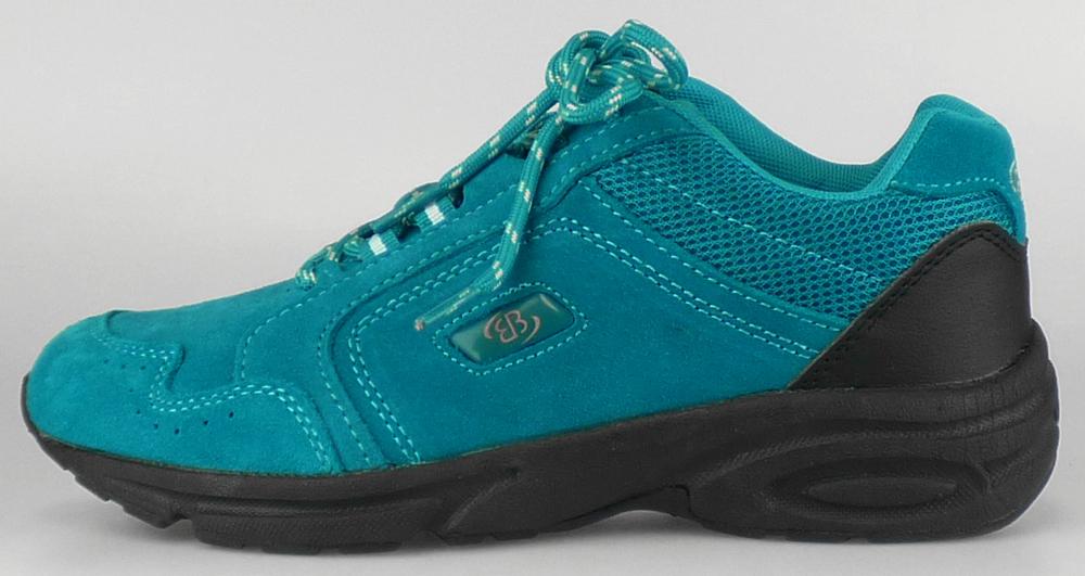 Halbschuhe, sog. Sport- und Freizeitschuhe, Größe 38, Foto siehe Anlage,
- mit Laufsohlen aus (laut Antrag) Kunststoff; ohne Hauptsohle aus Holz,
- mit Oberteil (geschlossenes Blatt) aus Leder (den größten Teil der Außenfläche bildend), Kunststoff
  (Spinnstoff mit einer mit bloßem Auge wahrnehmbaren Außenschicht aus Kunststoff) und Spinnstoff,
- mit Schnürsenkelverschluss,
- seitlich, auf der Lasche und im Bereich der Ferse mit Firmenlogos verziert,
- ohne Metallschutz in der Vorderkappe,
- nicht den Knöchel bedeckend,
- mit einer Länge der Innensohle von ca. 24,9 cm,
- nicht als Männer- oder Frauenschuhe erkennbar.

"Schuhe mit Laufsohlen aus Kunststoff und Oberteil aus Leder, andere als in den Unterpositionen
 6403 1200 bis 6403 9950 genannte, mit einer Länge der Innensohle von mehr als 24 cm, nicht als
 Männer- oder Frauenschuhe erkennbar, andere als in der Unterposition 6403 9993 10 genannte"