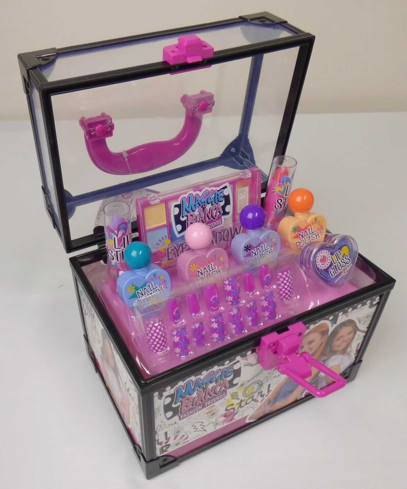 Warenzusammenstellung bestehend aus einem Kosmetikkoffer und Schminkutensilien, sog. Beautycase-
Schminkset, Art. Nr. 109270049, Foto siehe Anlage,
- in Aufmachung für den Einzelverkauf (die Schminkutensilien sind in einer Blisterverpackung verpackt und auf
  einer Unterlage aus Pappe in den Kosmetikkoffer eingesetzt),
- zur Befriedigung eines speziellen Bedarfs zusammengestellt,
- Kosmetikkoffer:
- - mit einer flächenmäßig überwiegenden (charakterbestimmenden) Außenseite aus bedrucktem Papier (mit einer
    Unterlage aus starren Platten aus Kunststoff) und starren Platten aus klarsichtigem Kunststoff (im Bereich des
    aufklappbaren Deckels),
- - mit einem Kantenschutz und Eckbeschlägen aus Kunststoff,
- - mit einem Handgriff auf dem Deckel,
- - mit einem Bügelverschluss,
- - ohne Inneneinteilung,
- - in den Abmessungen: ca. 20 cm (Breite) x 13 cm x (Tiefe) x 17 cm (Höhe),
- - ohne Hinweise auf Handarbeit,
- Schminkutensilien:
- - 4 Fläschchen mit Nagellack, 1 Kästchen mit verschiedenen Lidschatten, 2 Lippenstifte, 1 Kästchen mit sog. 
    LipGloss, 1 Blisterverpackung mit 14 künstlichen Fingernägeln),
- der Kosmetikkoffer bestimmt nach Wert und Umfang den wesentlichen Charakter der Warenzusammenstellung.

"Kosmetikkoffer, mit Außenseite aus anderen Stoffen als Leder, rekonstituiertes Leder, Kunststoff, Spinnstoff oder 
 Aluminium, nicht handgearbeitet"