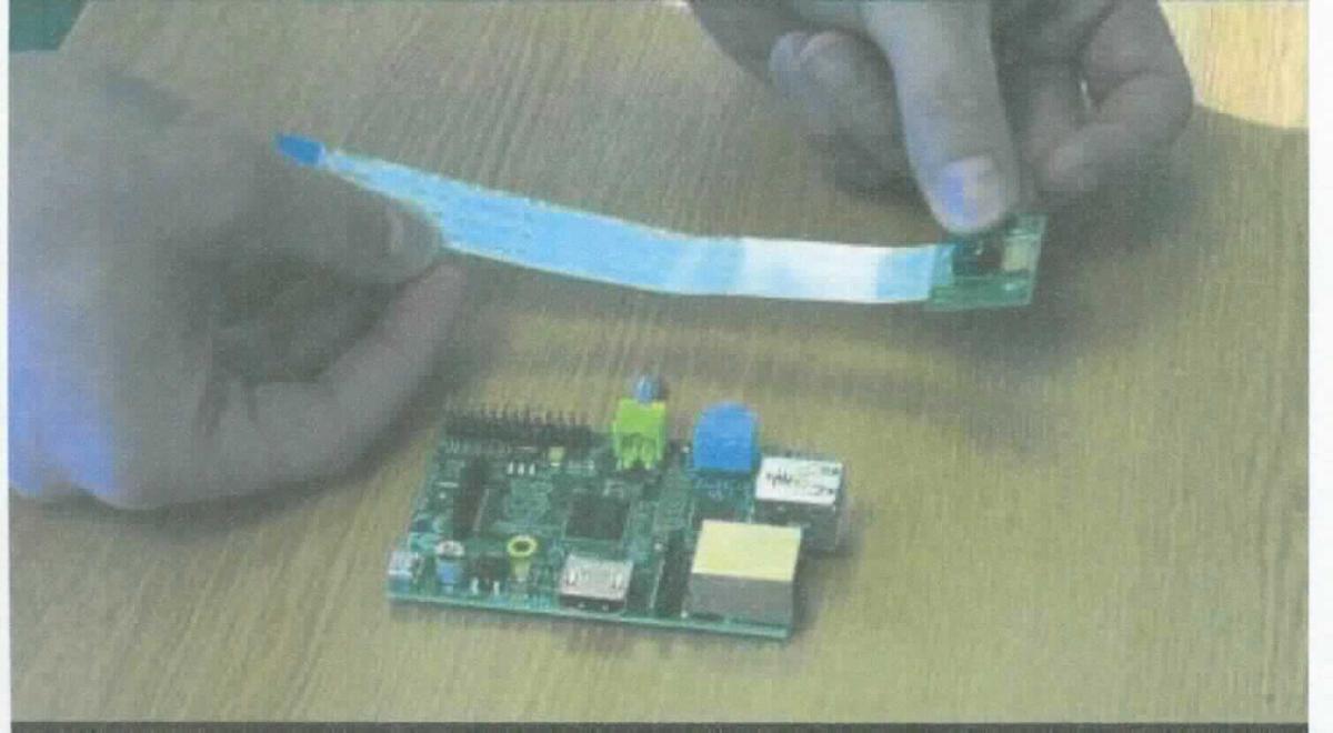 Flexible Leiterplatte, Ersatz-Flexkabel 15 cm für Raspberry Pi Zero, 
Kamera / Display (Abbildung siehe Anlage),
- in Form einer einlagigen gedruckten Schaltung mit im 
  Druckverfahren aufgebrachten Leiterbahnen und Kontakten, 
  an den Enden mit Verstärkungen.

"Gedruckte Schaltung, nur mit Leiterbahnen oder Kontakten, 
 keine Mehrlagenschaltung - Ersatz-Flexkabel 15 cm"