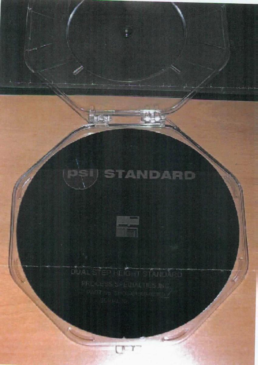 Angaben des Antragstellers:
SiO2-Standard-Wafer zur Kalibration von Schichtdickenmessgeräten
200 mm-Waferkalibrierstandards aus Silicium, u. a. mit dem Aufdruck einer "part number" und einer "serial number". Auf den Wafern sollen sich Felder mit einer Schicht aus thermisch abgeschiedene Siliciumdioxid oder Aluminiummetall genau definierter, einheitlicher Schichtdicke befinden. Die Wafer sollen zur Kalibrierung von optischen Schichtdickenmessgeräten in der Halbleiterindustrie verwendet werden. Sie werden von einem individuellen Zertifikat begleitet und sind auf NIST-Primärstandards rückführbar.

Es wurden Zertifikate vorgelegt, die die Anforderungen der Anmerkung 2a) zu Kapitel 38 erfüllen.

Befund:
Es liegt ein zertifiziertes Referenzmaterial im Sinne der Position (HS) 3822 vor.