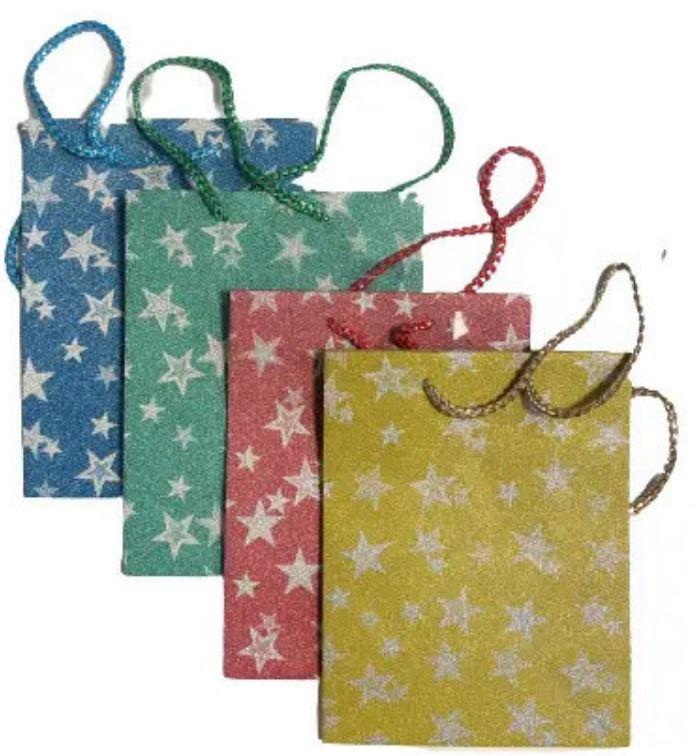 Nach den Antragsangaben sowie dem vorliegenden Warenmuster handelt es sich um sogenannte "Geschenktüten" aus miteinander verschweißten Folien aus Polyvinylchlorid, einem Kunststoff im Sinne der Anmerkung 1 zu Kapitel 39.
Die bunten, flexiblen Tüten (Abmessungen ca. L 23 x B 18 x T 10 cm) weisen einen rechteckigen Boden sowie einen eingeschlagenen Oberrand auf und sind mit zwei Spinnstoffhenkeln mit eingeflochtenen Aluminiumbändern versehen.
Zudem sind die Außenseiten mit einer Glitter-Kunststofffolie überzogen und stilisierten Sternen bedruckt.
Die Waren dienen als Verpackungsmaterial für Geschenke und ist nicht für die längerfristige Verwendung vorgesehen.
Im Hinblick auf den Umfang sowie die Bedeutung in Bezug auf die Verwendung sind die Kunststofftüten charakterverleihend.

Zolltarifrechtlich handelt es sich um "Transport- oder Verpackungsmitteln aus Kunststoffen, Säcke und Beutel (einschließlich Tüten) aus Polyvinylchlorid".