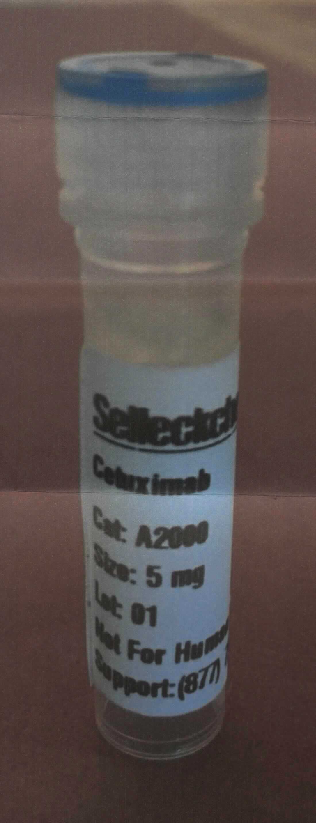 Monoklonaler Antikörper

Bei der Ware handelt es sich nach den Angaben des Antragstellers um eine Lösung des monoklonalen chimären Antikörpers Cetuximab in einem Phosphatpuffer. Die Ware wird in Röhrchen zur Mehrfachverwendung gehandelt (Inhalt: ca. 5 mg Cetuximab) und dient zu Forschungszwecken. Die Ware ist für den Einzelverkauf aufgemacht.

Zolltariflich handelt es sich um ein gemischtes immunologisches Erzeugnis, das in die Unterposition 3002 1500 der Kombinierten Nomenklatur einzureihen ist.