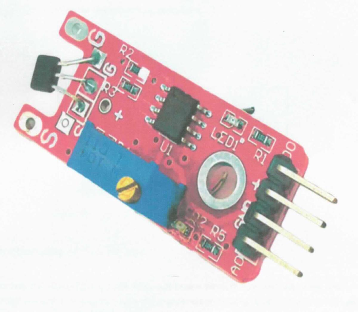 So genanntes Hall Sensor Modul, im Wesentlichen bestehend aus einer Leiterplatte mit einem Hallsensor, einem Verstärker, einem Komparator, vier Anschlusspins, zwei Signal-LEDs sowie einem Potentiometer zum Einstellen der Sensorempfindlichkeit und eines Schwellenwertes (Maße: 45 x 40 x 15 mm; zur äußeren Form siehe Abbildung in der Anlage).
Durch den Hallsensor dient das Modul der Messung der magnetischen Feldstärke. Das Gerät gibt sowohl ein analoges Messsignal (0 bis 5,5 V) als auch ein digitales High-Low Signal (Low= 0 V oder High 5,0) bei Erreichen eines Schwellenwertes.
Die Ware wird als "Gerät zum Messen oder Prüfen elektrischer Größen (magnetische Feldstärke), ohne Registriervorrichtung, anderes als von den Unterpositionen (HS) 9030 10 bis 9030 82 erfasst" eingereiht.