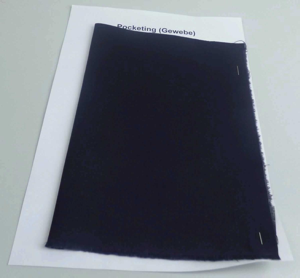 Gewebe, sog. Pocketing (Gewebe), Foto siehe Anlage,
- als Meterware, mit einer Breite von laut Antrag mehr als 30 cm,
- aus laut Antrag Baumwolle, 
- mit einem Quadratmetergewicht von laut Antrag 220 g,
- gefärbt,
- in Leinwandbindung, somit keine Ware der Unterposition 5209 32.

"Gewebe aus Baumwolle, mit einem Anteil an Baumwolle von mehr als 85 GHT und mit einem 
 Quadratmetergewicht von mehr als 200 g, gefärbt, in Leinwandbindung"