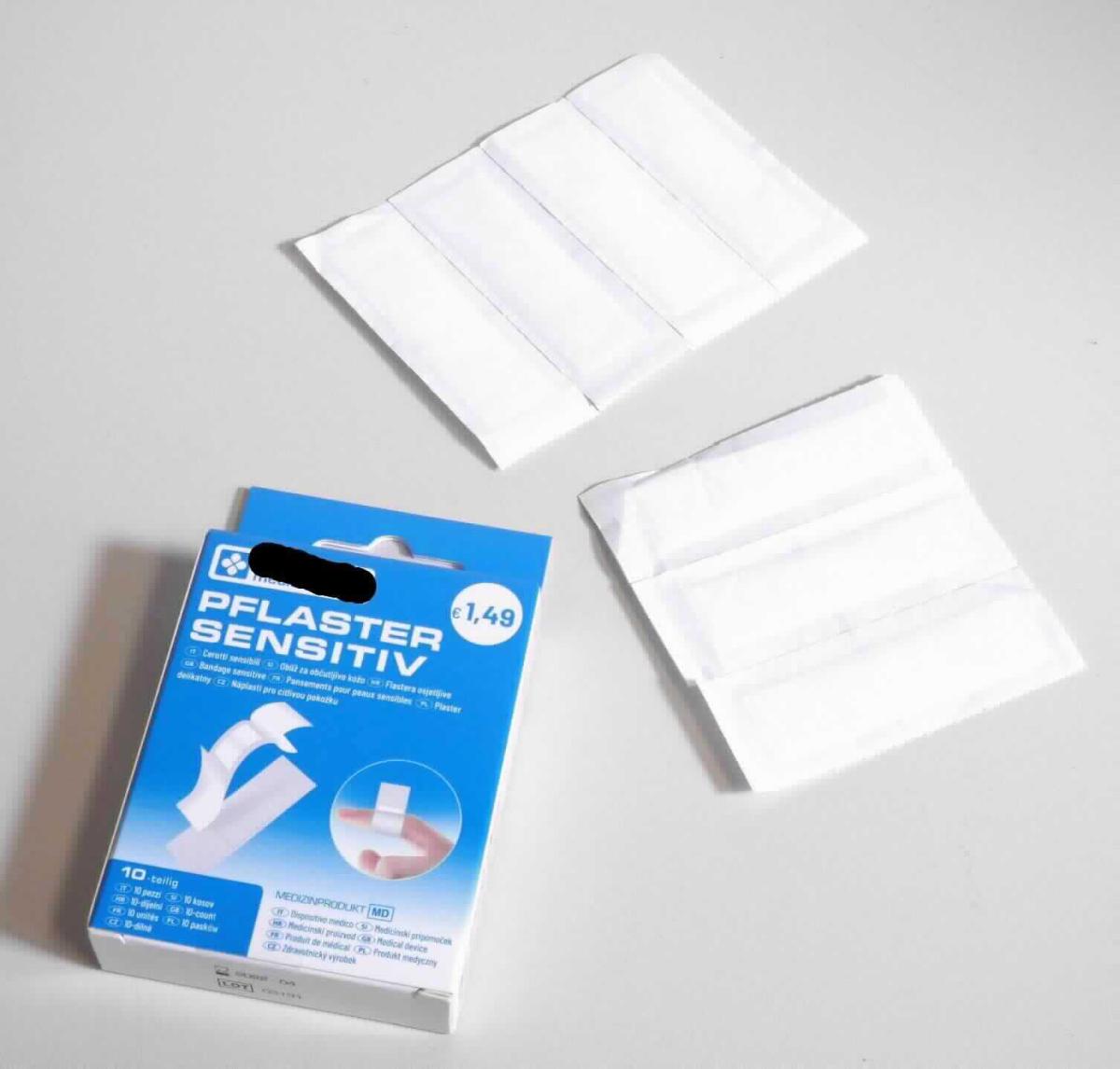 Heftpflaster

Bei der Ware handelt es sich um weiße Pflaster mit Klebeschicht. Die Klebefläche ist mit einer zweigeteilten Folie geschützt. Die Wundauflage befindet sich mittig. Die Ware ist in einem bunt bedruckten Pappfaltkarton mit Hinweisen zur Anwendung für den Einzelverkauf zu medizinischen Zwecken aufgemacht. 

Die Ware ist als Heftpflaster und andere Waren mit Klebeschicht in Aufmachung für den Einzelverkauf zu medizinischen Zwecken in die Unterposition 3005 10 00 der Kombinierten Nomenklatur einzureihen.