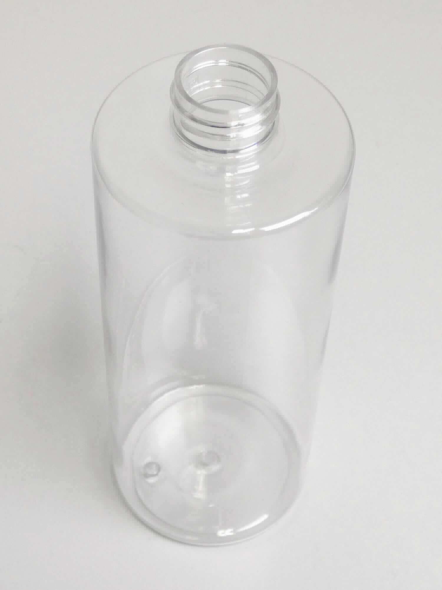 Nach den Angaben der Antragstellerin sowie dem vorliegenden Warenmuster handelt es sich um eine ca. 18 x 6,7 cm (H x Ø) große, transparente Flasche ohne Verschluss bestehend aus Polyethylenterephthalat (Kunststoff im Sinne der Anmerkung 1 zu Kapitel 39). Das zylindrische Erzeugnis verfügt über einen Flaschenhals mit Schraubgewinde und besitzt ein Fassungsvermögen von ca. 510 ml.

Derartige Erzeugnisse werden zolltarifrechtlich als "Transport- oder Verpackungsmittel aus Kunststoffen, Flaschen und ähnliche Waren mit einem Fassungsvermögen von 2 l oder weniger" eingereiht.
