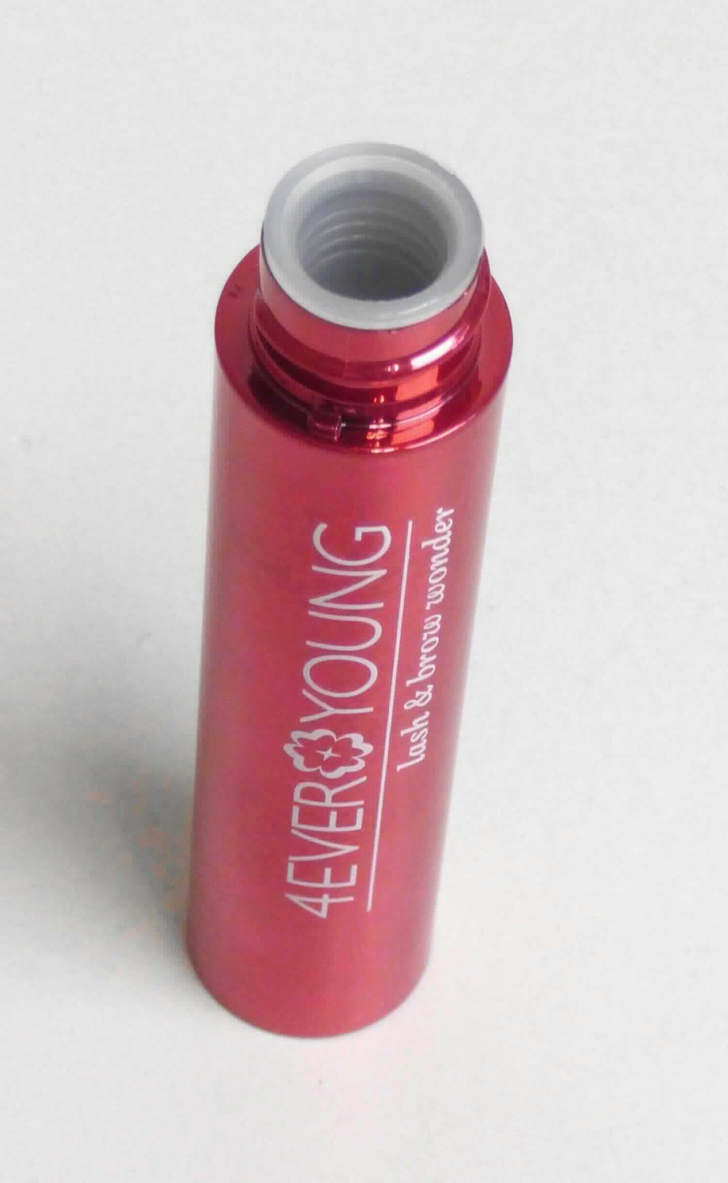 Bei der Ware handelt es sich um eine Flasche aus formgepressten Kunststoffen im Sinne der Anmerkung 1 zu Kapitel 39 mit einem Fassungsvermögen von 7 ml. Die ca. 90 mm hohe, rot-metallisch glänzende Ware ist auf der Außenseite mit Produktinformationen bedruckt und am Flaschenhals mit einem Schraubgewinde mit integriertem Abstreifer versehen.

Das Behältnis dient üblicherweise der Aufnahme von kosmetischen Produkten, wie z. B. Mascara.

Derartige Erzeugnisse werden zolltariflich als "Transport- oder Verpackungsmittel aus Kunststoffen, Flaschen und ähnliche Waren, mit einem Fassungsvermögen von 2 l oder weniger" eingereiht.