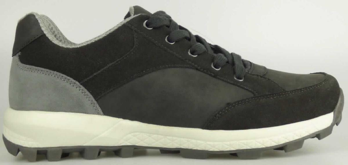 Halbschuhe, laut Antrag Herren Allwetterschuhe, Foto siehe Anlage, 
- mit Laufsohlen aus Kunststoff/Kautschuk; ohne Hauptsohle aus Holz, 
- mit Oberteil (geschlossenes Blatt) aus Leder (den größten Teil der Außenfläche bildend) und Kunststoff 
  (Spinnstoff mit einer mit bloßem Auge wahrnehmbaren Außenschicht aus Kunststoff), 
- mit Schnürsenkelverschluss, 
- ohne Metallschutz in der Vorderkappe,  
- nicht den Knöchel bedeckend, 
- mit einer Länge der Innensohle von 24 cm oder mehr, 
- nicht als Männer- oder Frauenschuhe erkennbar.

"Schuhe mit Laufsohlen aus Kunststoff/Kautschuk und Oberteil aus Leder, andere als in den Unterpositionen 
 6403 1200 bis 6403 9991 genannte, nicht als Männer- oder Frauenschuhe erkennbar"