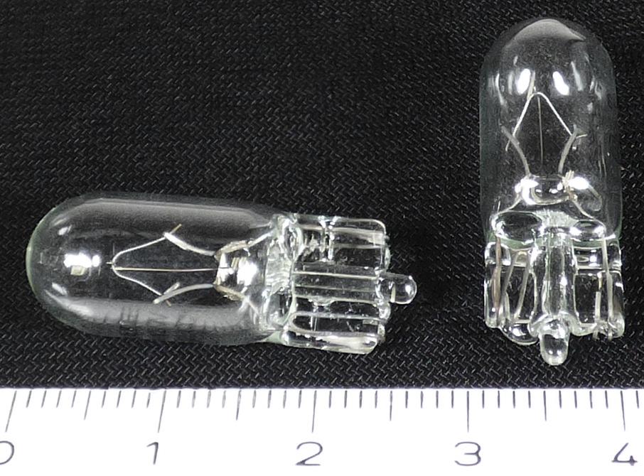 Einfaden-Glühlampen 2er Set, Art.-Nr. 16035 (Abbildung siehe Anlage),
- aus einem Glühfaden in einem klarsichtigen Glaskolben mit Glasquetschsockel (W2,1 x 9,5D),
- mit kraftfahrzeugspezifischen Abmessungen,
- für eine Spannung von 12 Volt und einer Leistung von 5 Watt,
- zur Verwendung als Ersatz-Glühlampe für Standlicht, Innen- und
  Kennzeichenbeleuchtung von Kraftfahrzeugen,
- verpackt in einer Blisterverpackung mit Pappeinleger.

"Elektrische Glühlampe, keine Wolfram-Halogen-Glühlampe, mit einer Spannung von weniger als
100 V, von der für Krafträder und andere Kraftfahrzeuge verwendeten Art - Einfaden-Glühlampen"